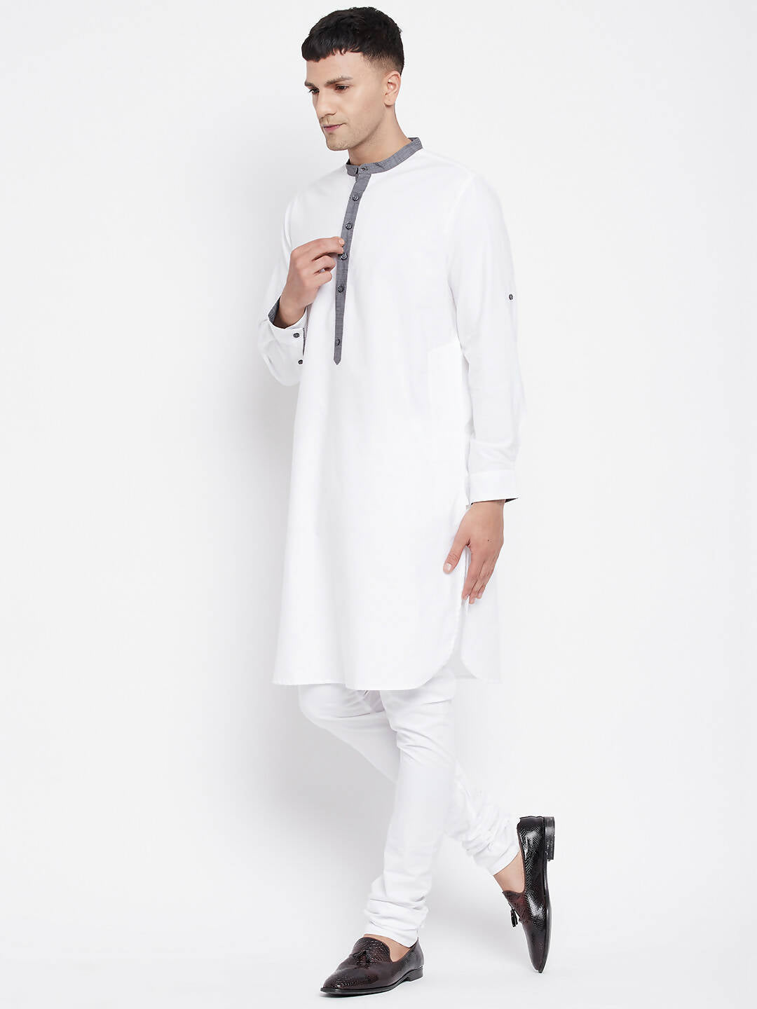 Even Apparels White Pure Cotton Men's Kurta With Contrast Collar And Placket | Swadesiicart