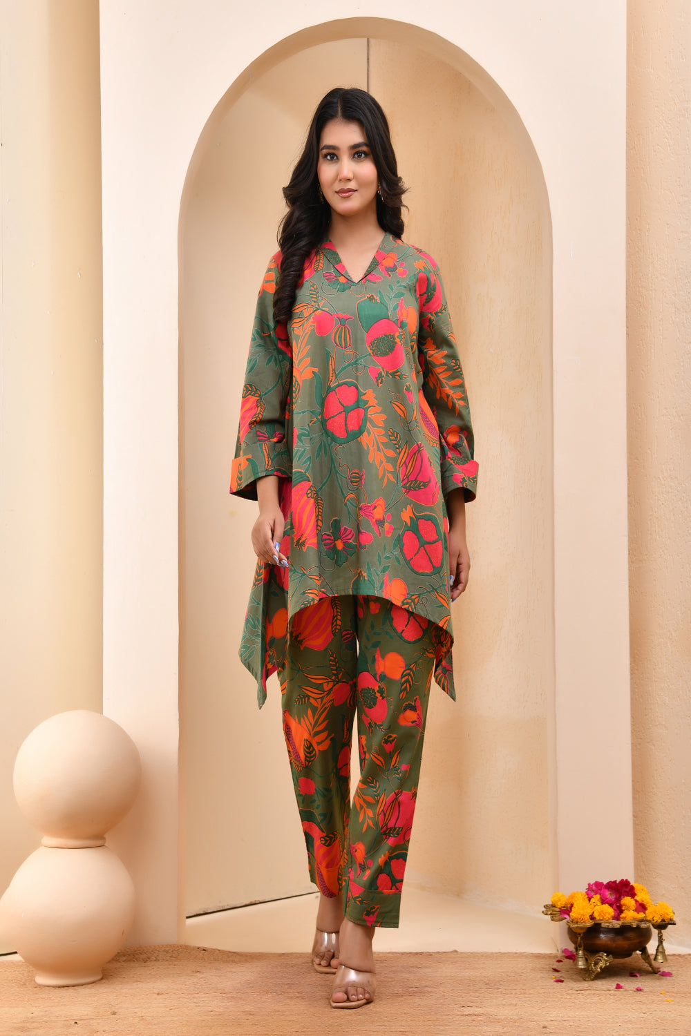Vaasva Women Floral Printed Kurta Pant Set | Swadesiicart