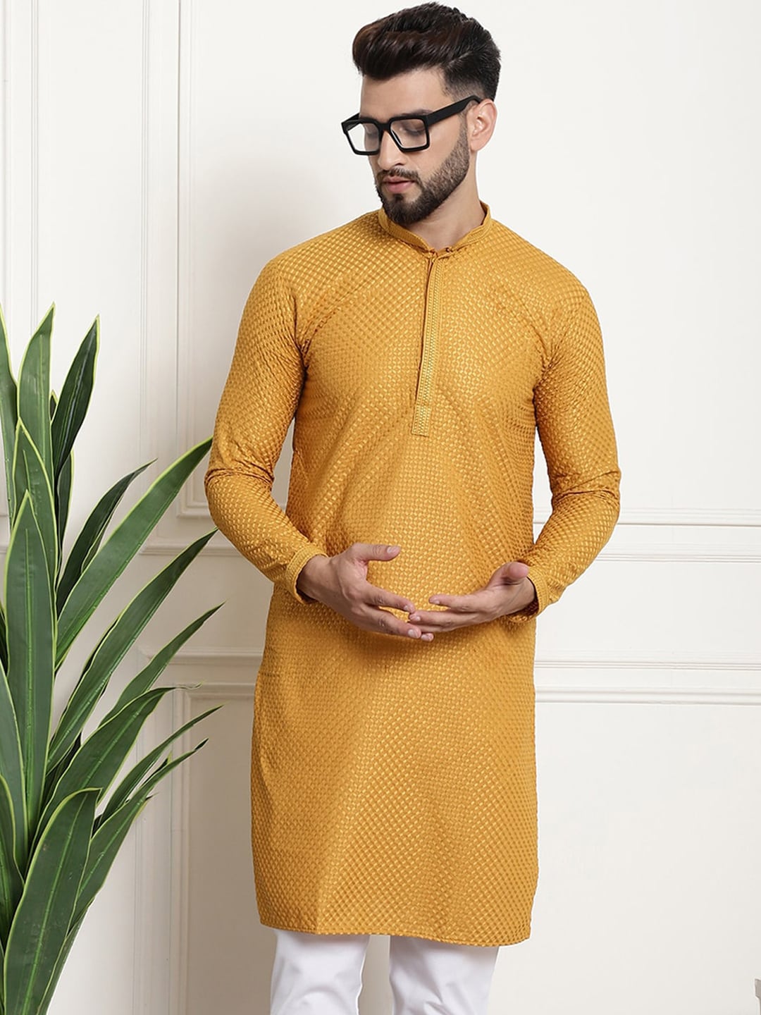 Sojanya Geometric Embroidered Thread Work Pure Cotton Straight Kurta | Swadesiicart