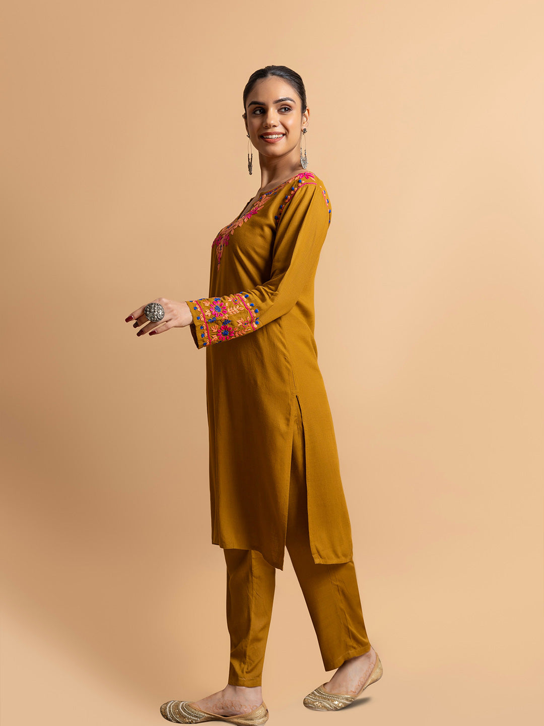 HOUSE OF KARI Floral Yoke Design Chikankari Kurta With Palazzo | Swadesiicart