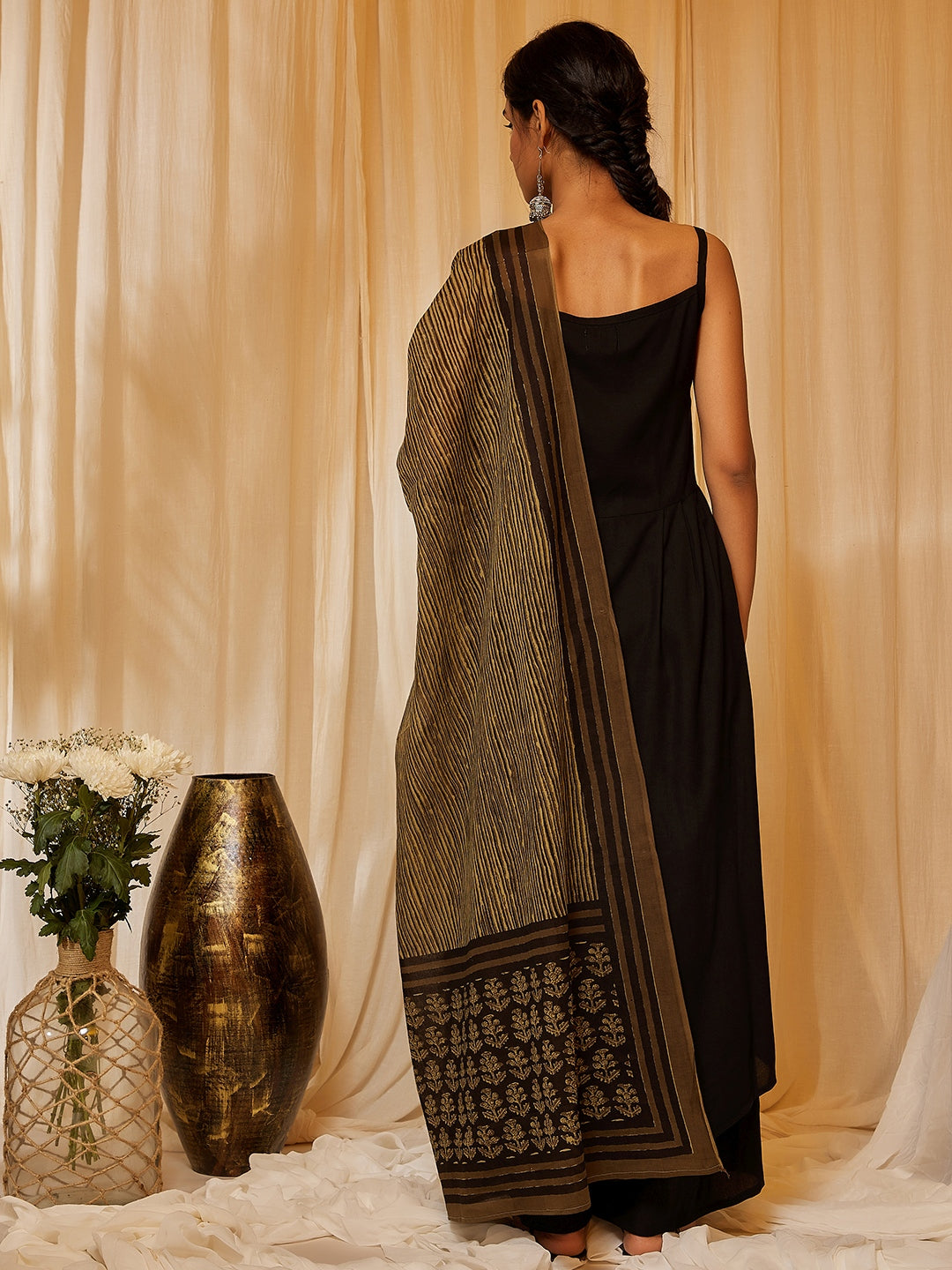 InWeave Women's Black Strappy Kurta Palazzo Set With Green Boota Dupatta - Swadesiicart