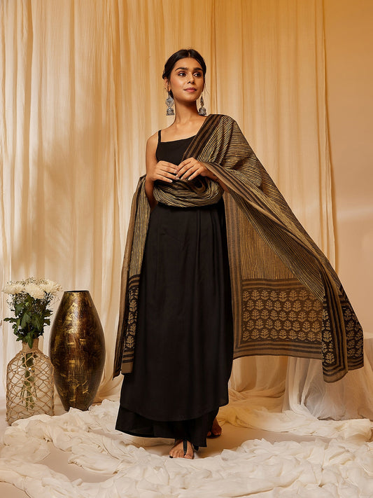 InWeave Women's Black Strappy Kurta Palazzo Set With Green Boota Dupatta - Swadesiicart