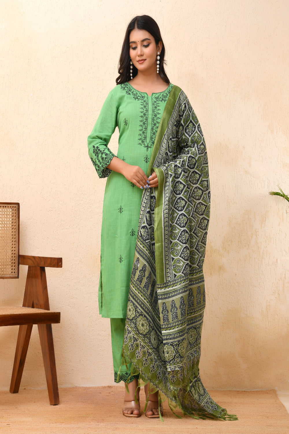 Vaasva Women Pista Embroidered Kurta Set With Solid Pants & Printed Dupatta | Swadesiicart