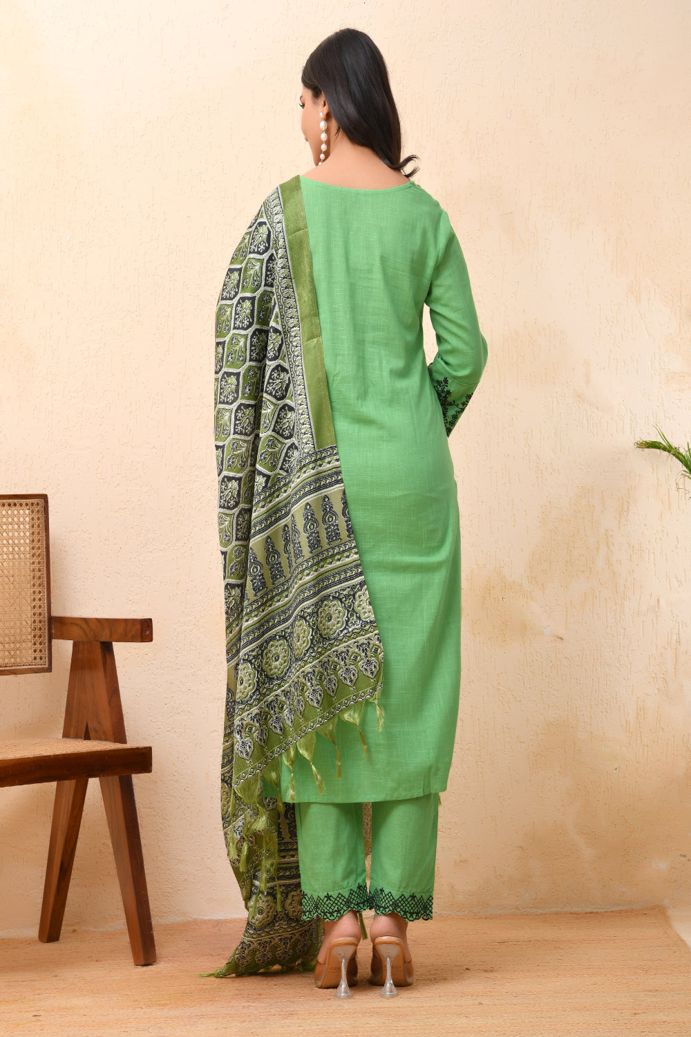 Vaasva Women Pista Embroidered Kurta Set With Solid Pants & Printed Dupatta | Swadesiicart