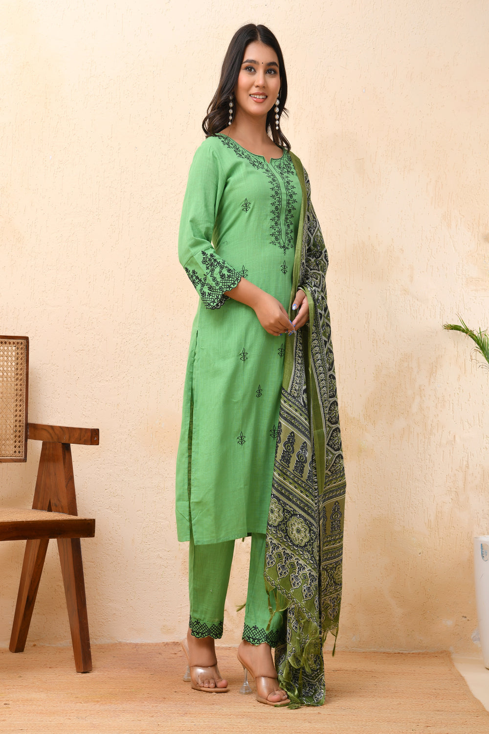 Vaasva Women Pista Embroidered Kurta Set With Solid Pants & Printed Dupatta | Swadesiicart