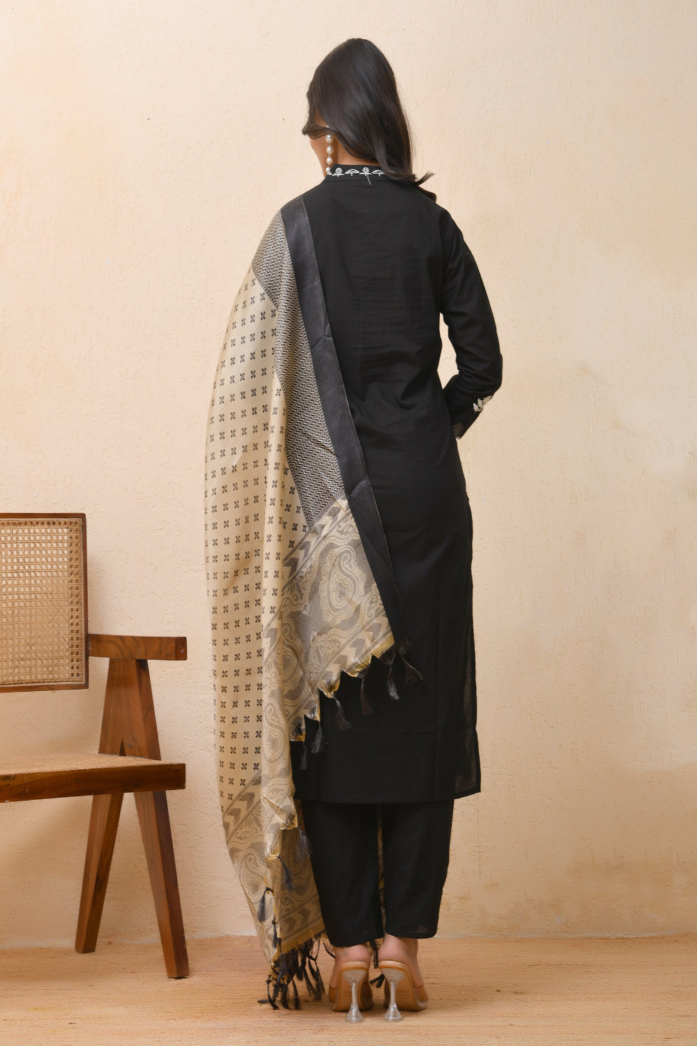Vaasva Women Black Embroidered Suit Set | Swadesiicart