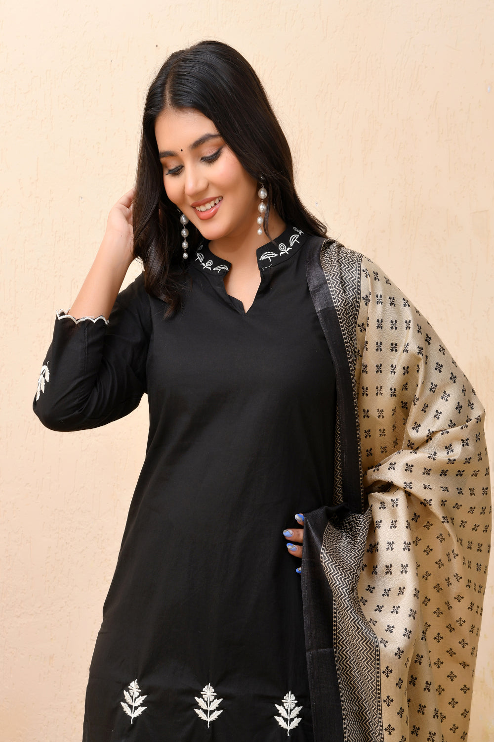 Vaasva Women Black Embroidered Suit Set | Swadesiicart