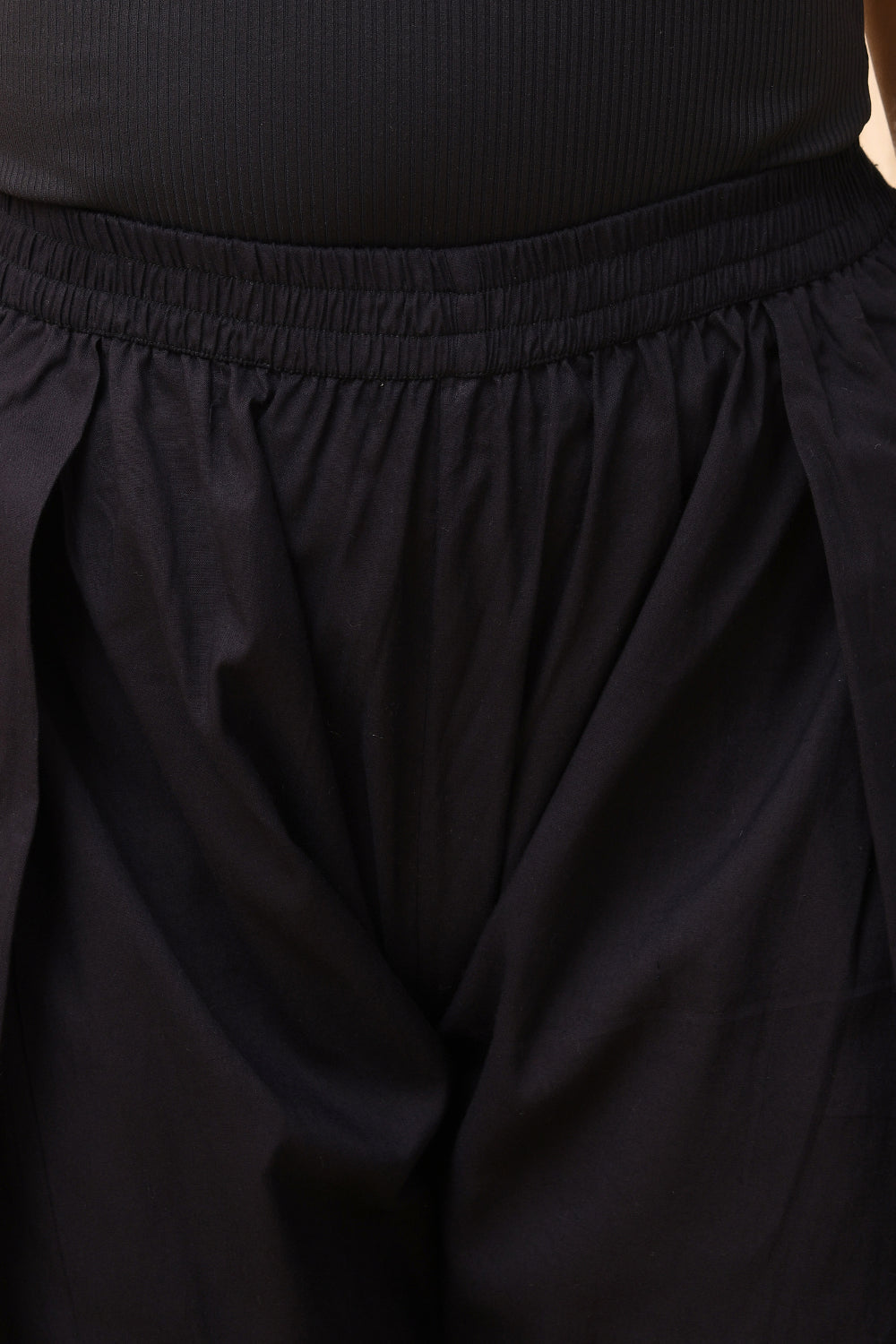 Vaasva Women Black Solid Farshi Pant | Swadesiicart