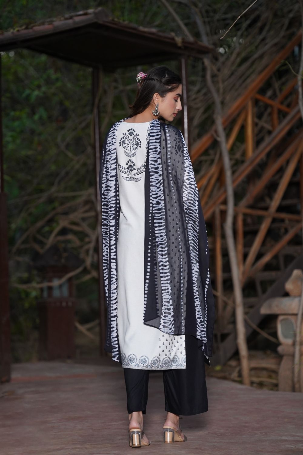 Juniper Womens White Rayon Floral Glitter Placement Printed Straight Kurta With Solid Bottom And Printed Dupatta Set | Swadesiicart