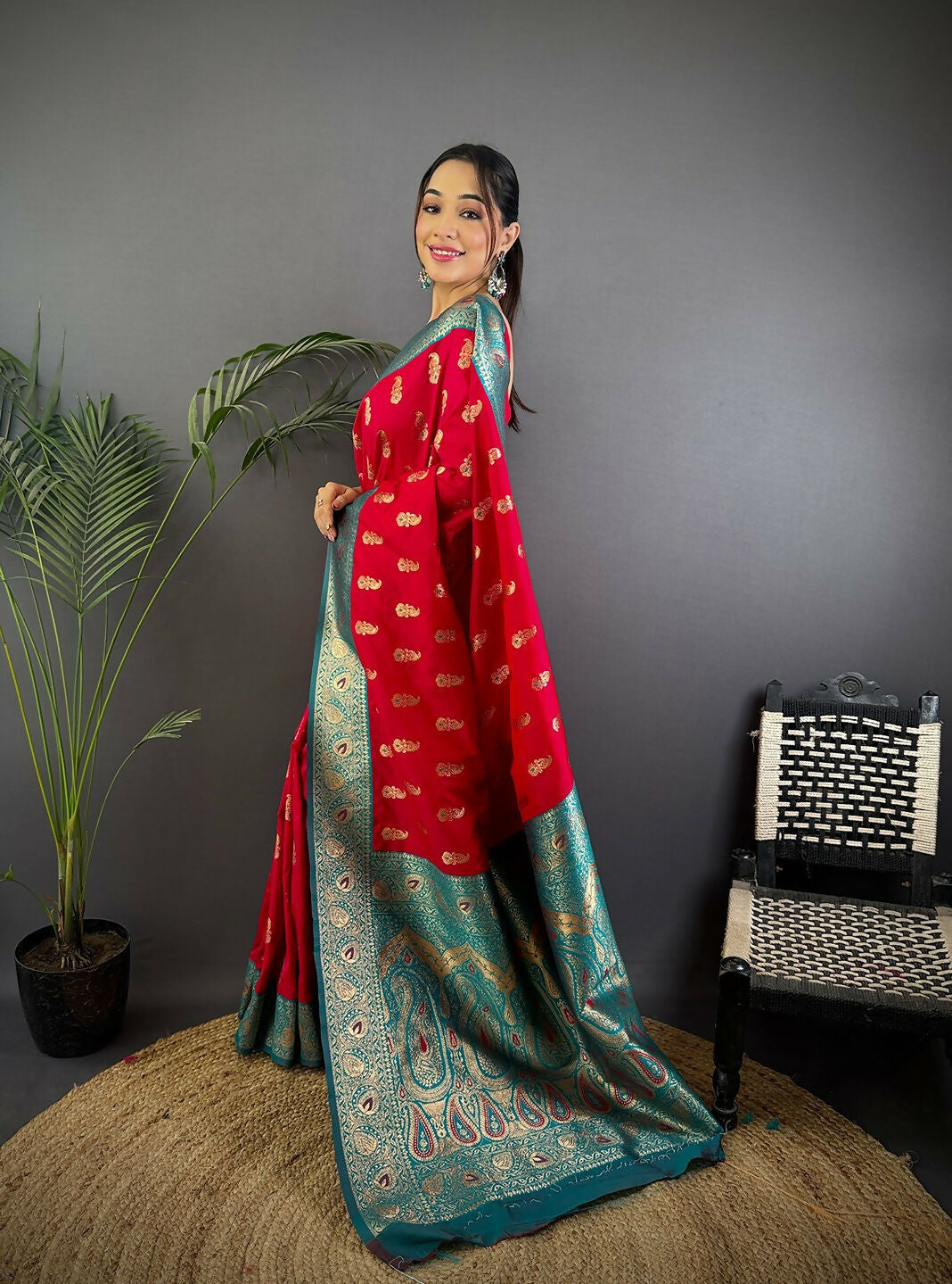 Joban Fashion Banarasi Red Woven Butti Soft Silk Saree | Swadesiicart