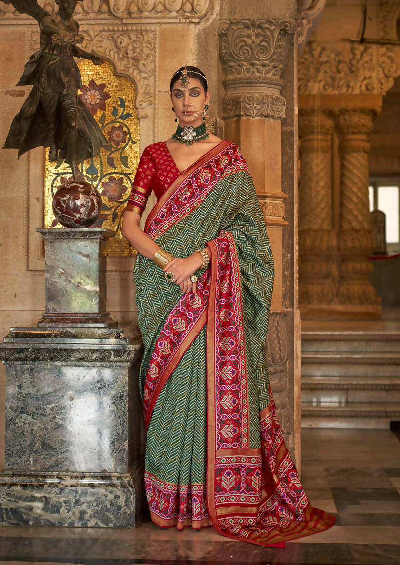 Siam Green Banarasi Weaving, Ultra Aqua Finish, Zari Work Banarasi Silk Saree - Rath Kunti - Swadesiicart