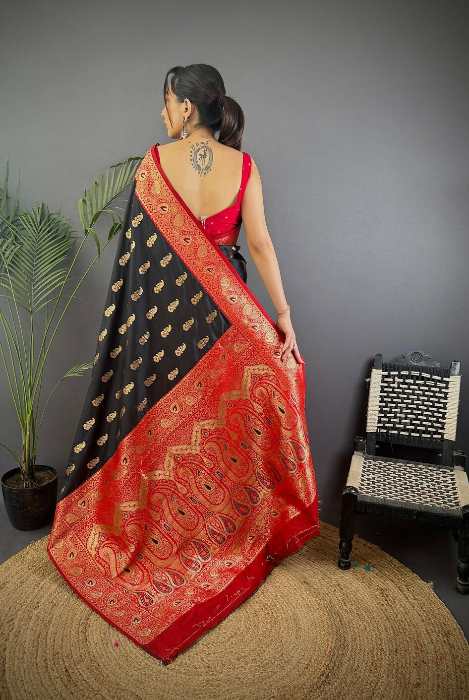 Joban Fashion Banarasi Black Woven Butti Soft Silk Saree | Swadesiicart