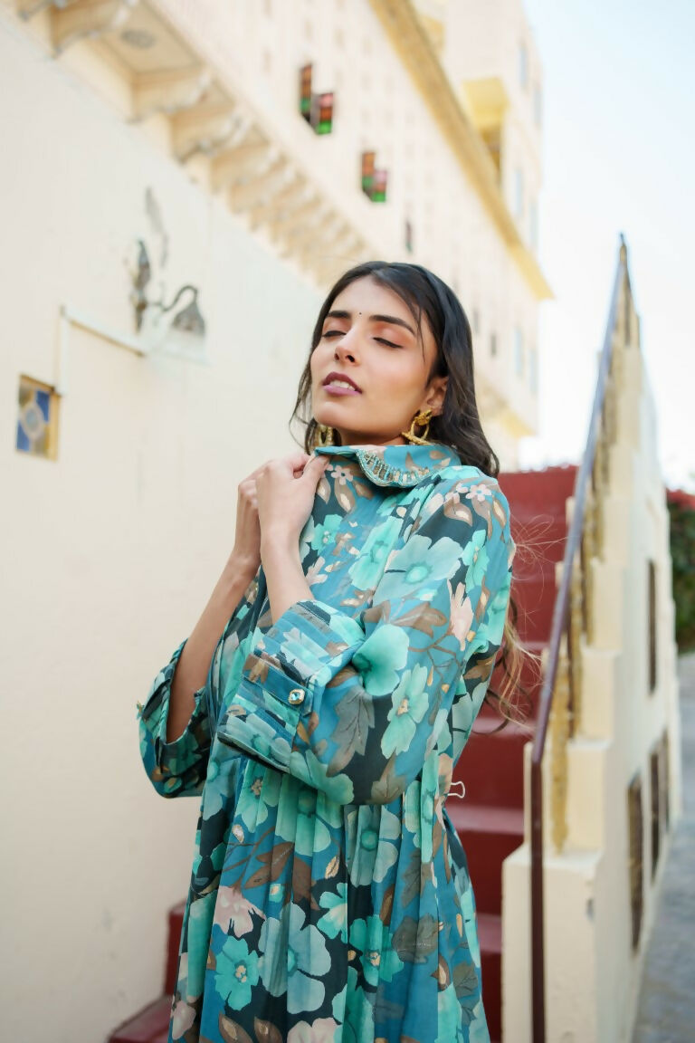 Vaasva Women Teal Muslin Tucks Kurta & Pant Set | Swadesiicart