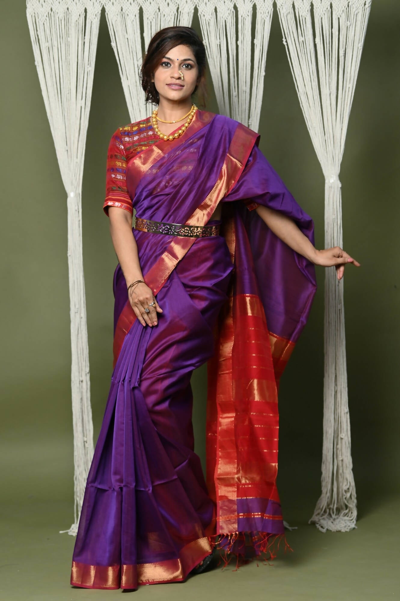 Very Much Indian Handloom Cotton Silk Maheshwari Saree With Sleek Golden Border - Purple | Swadesiicart