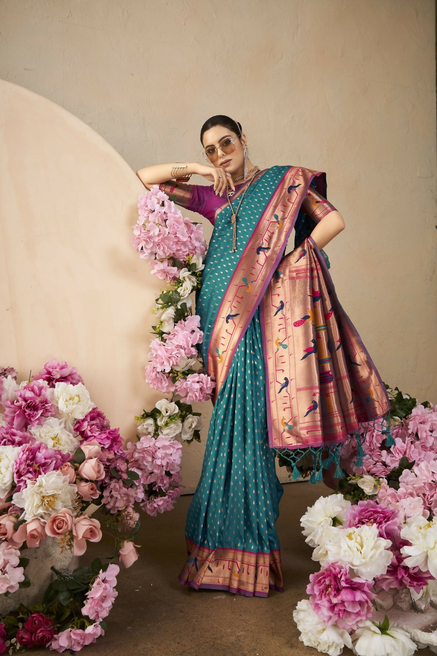 Vishnu Weaves Women's Rama Paithani Silk Saree with Blouse - Swadesiicart