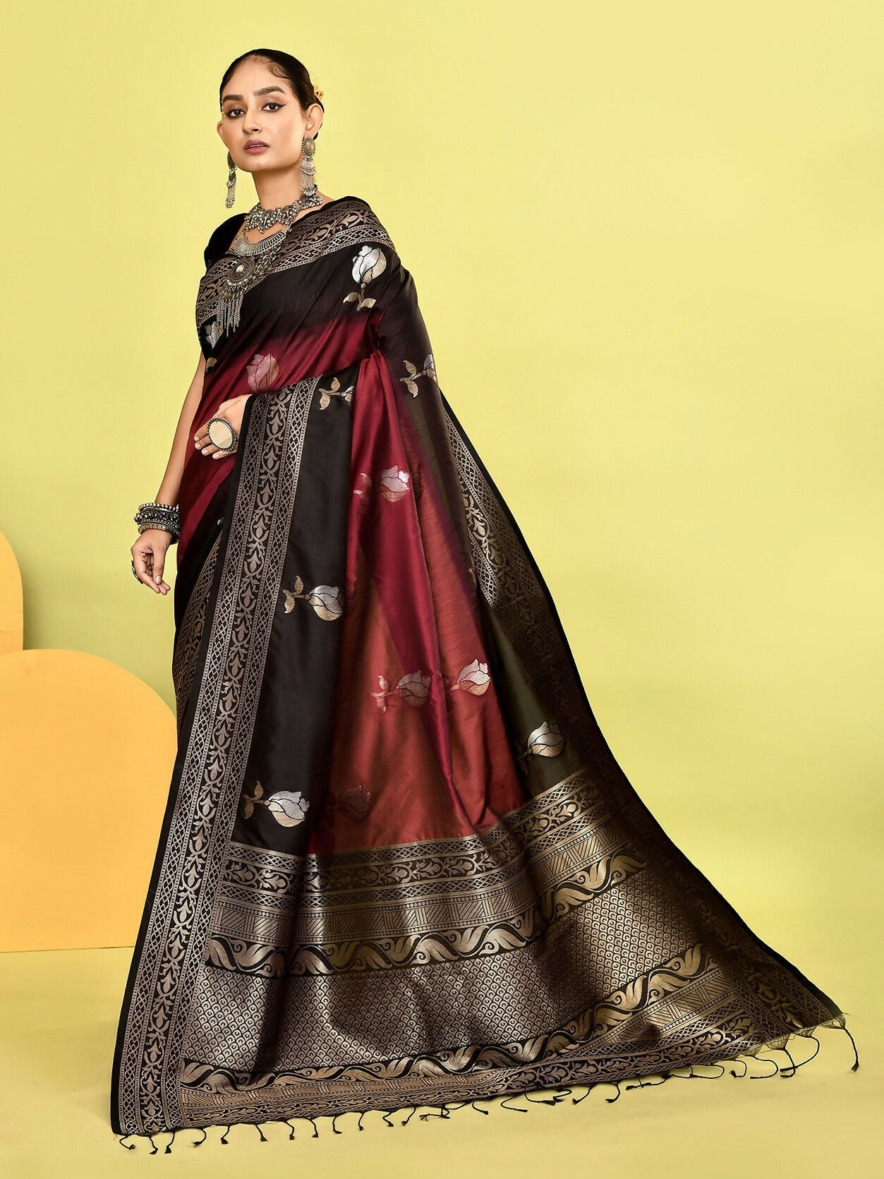 Joban Fashion Maroon & Black Plain With Weaving Border Banarasi Silk Sarees | Swadesiicart