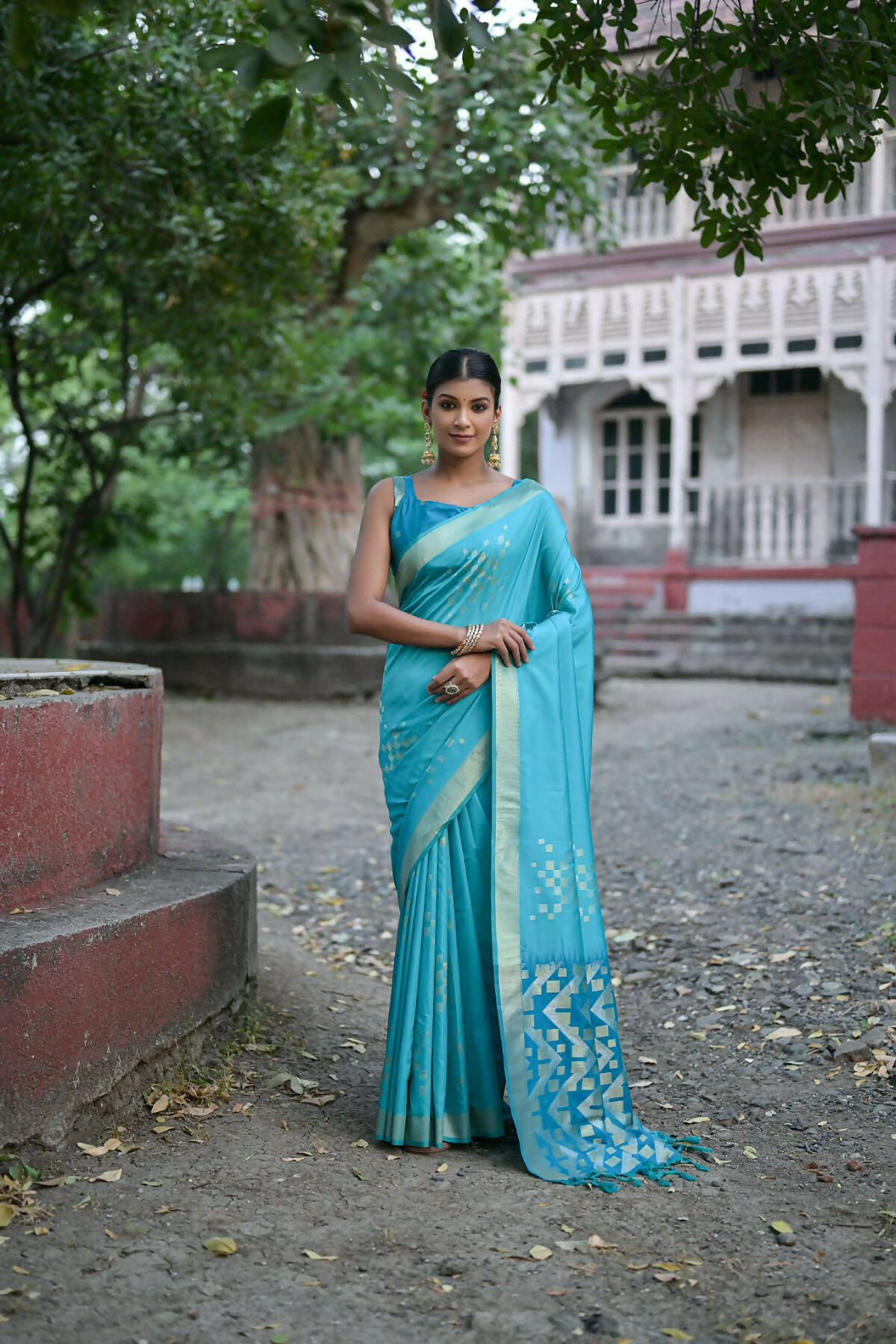 Vishnu Weaves Women's Firozi Soft Silk Zari Woven Saree with Blouse - Swadesiicart