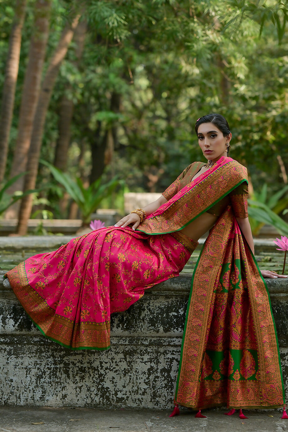 Vishnu Weaves Women's Pink Pashmina Silk Thread Woven Saree with Blouse - Swadesiicart
