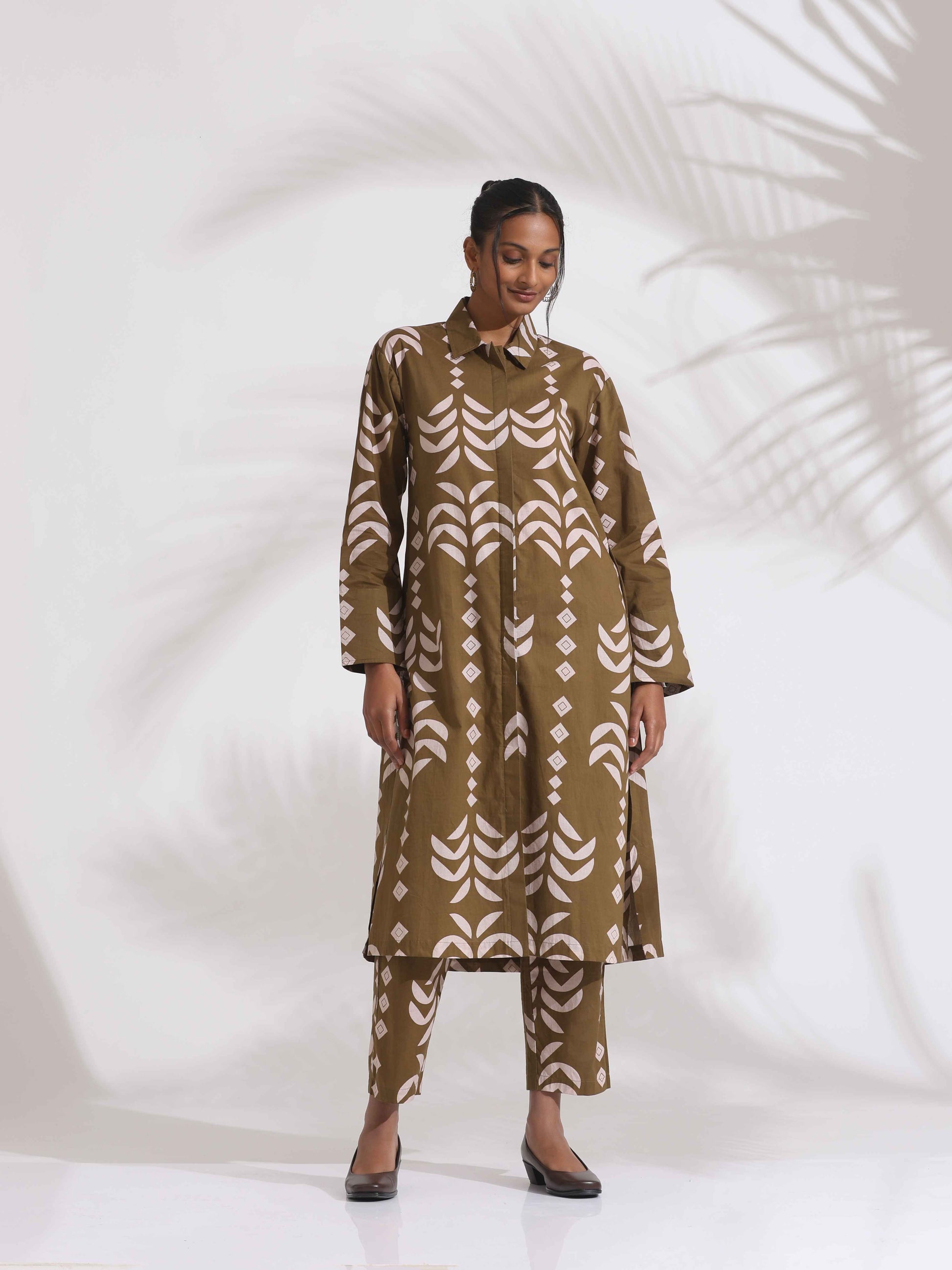 trueBrowns Olive Green Cotton Stripe Print Shirt Kurta Set | Swadesiicart