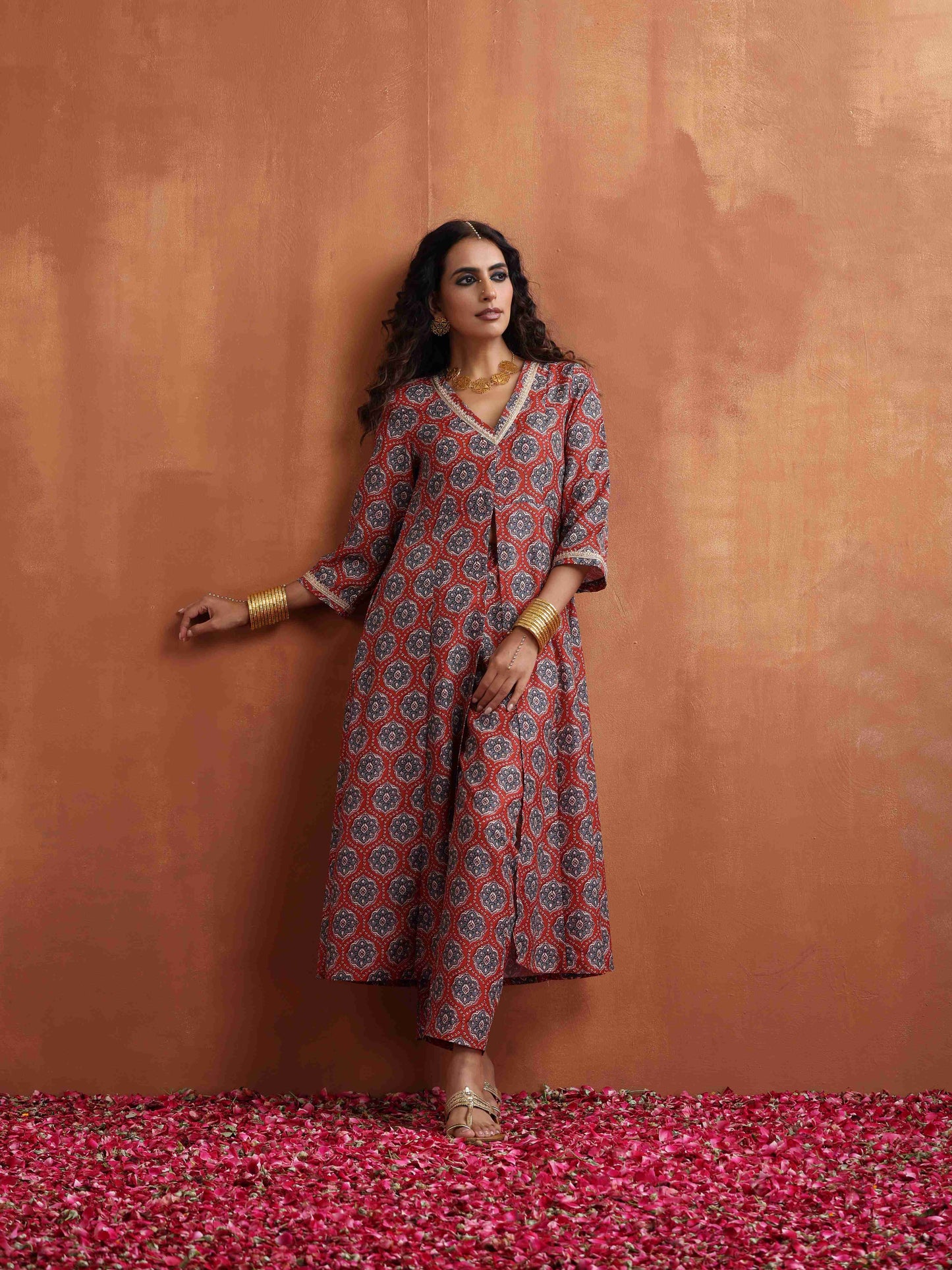 trueBrowns Rust Ajrak Print Slit Kurta Set | Swadesiicart