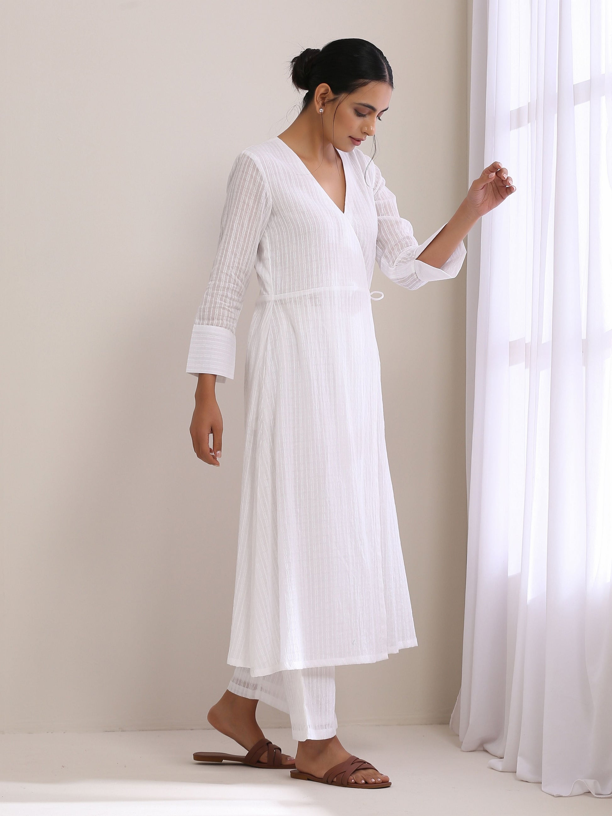 trueBrowns White Dobby Angrakha Kurta Pant Set | Swadesiicart
