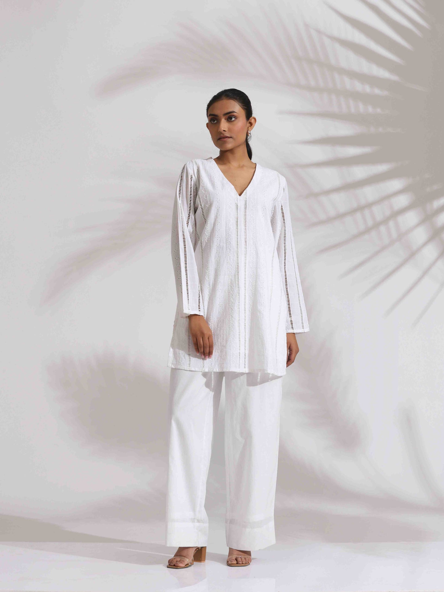 trueBrowns White Cotton Schiffli Co-ord Set - Swadesiicart