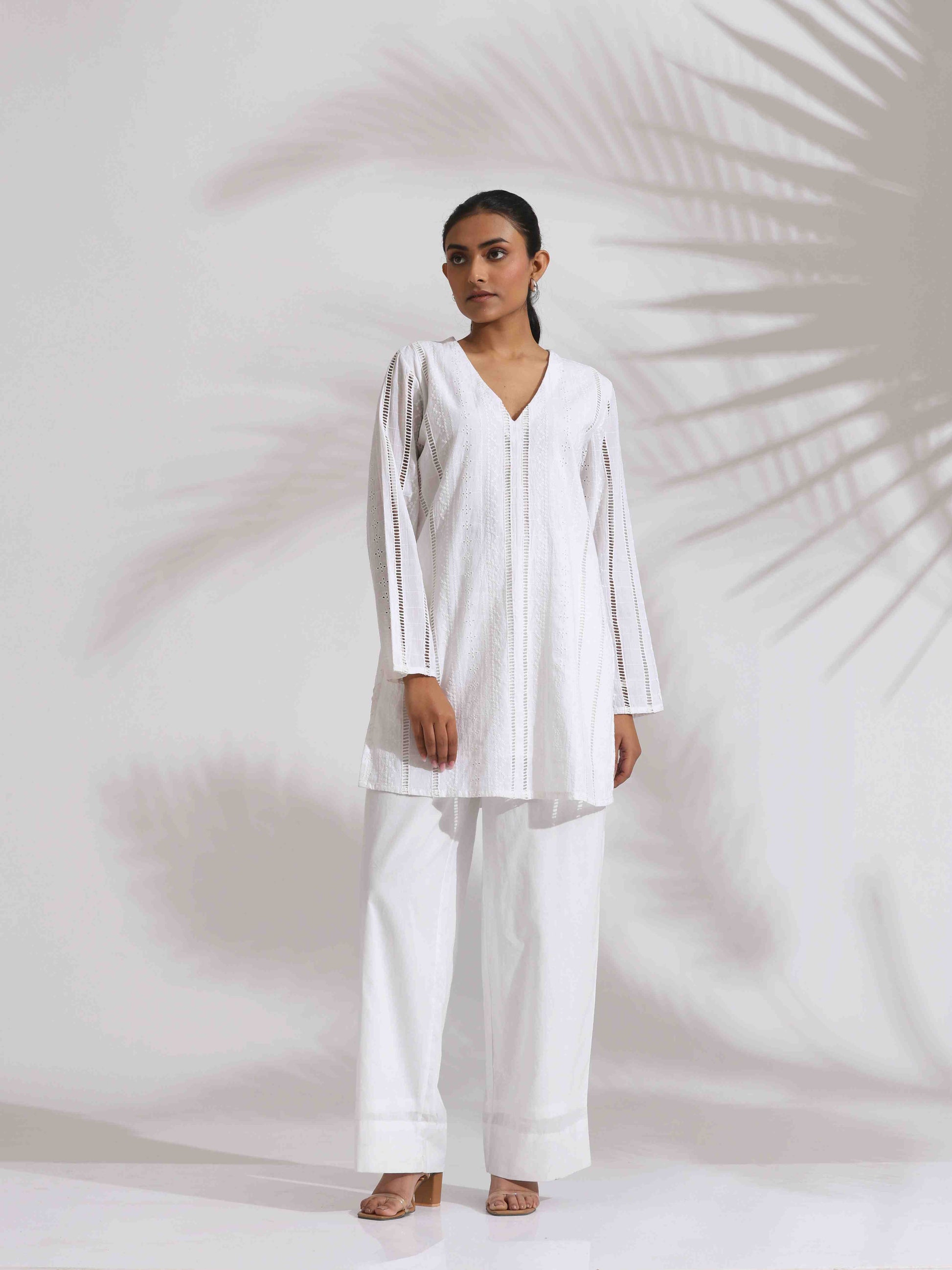 trueBrowns White Cotton Schiffli Co-ord Set - Swadesiicart