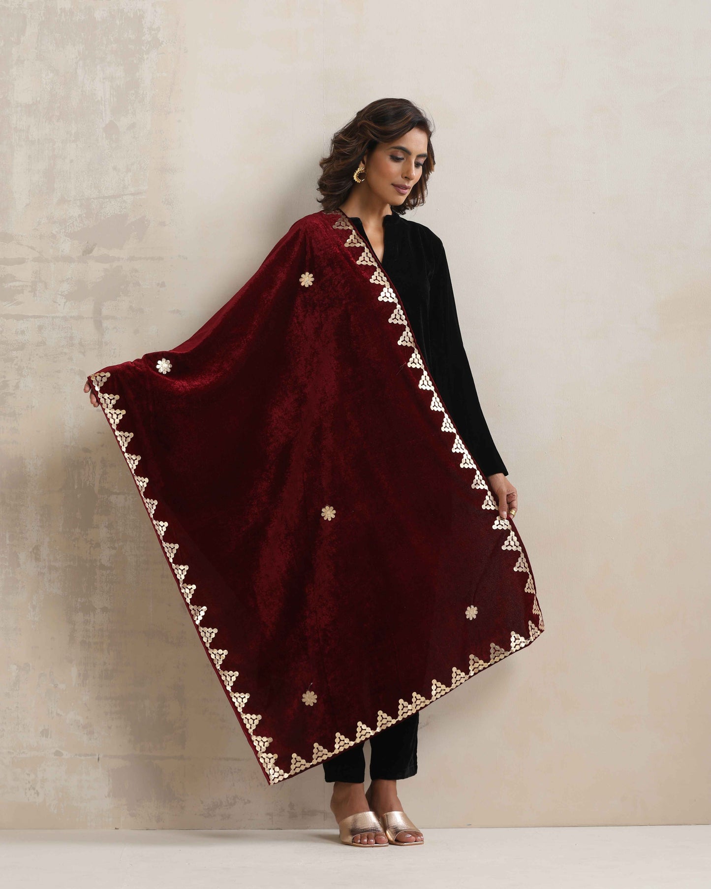 trueBrowns Maroon Velvet Gota Patti Stole | Swadesiicart