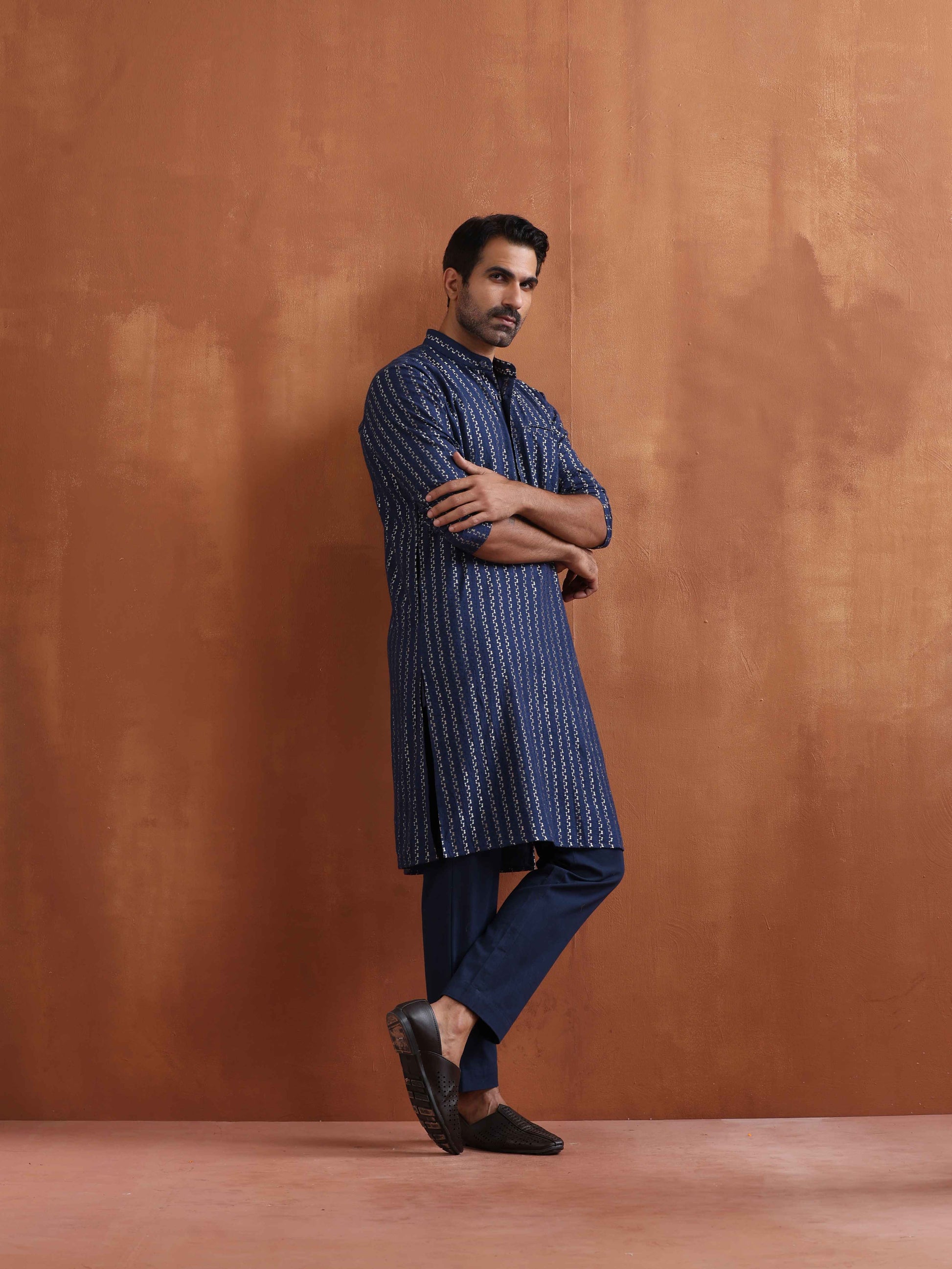 trueBrowns Men's Blue Cotton Dobby Kurta | Swadesiicart