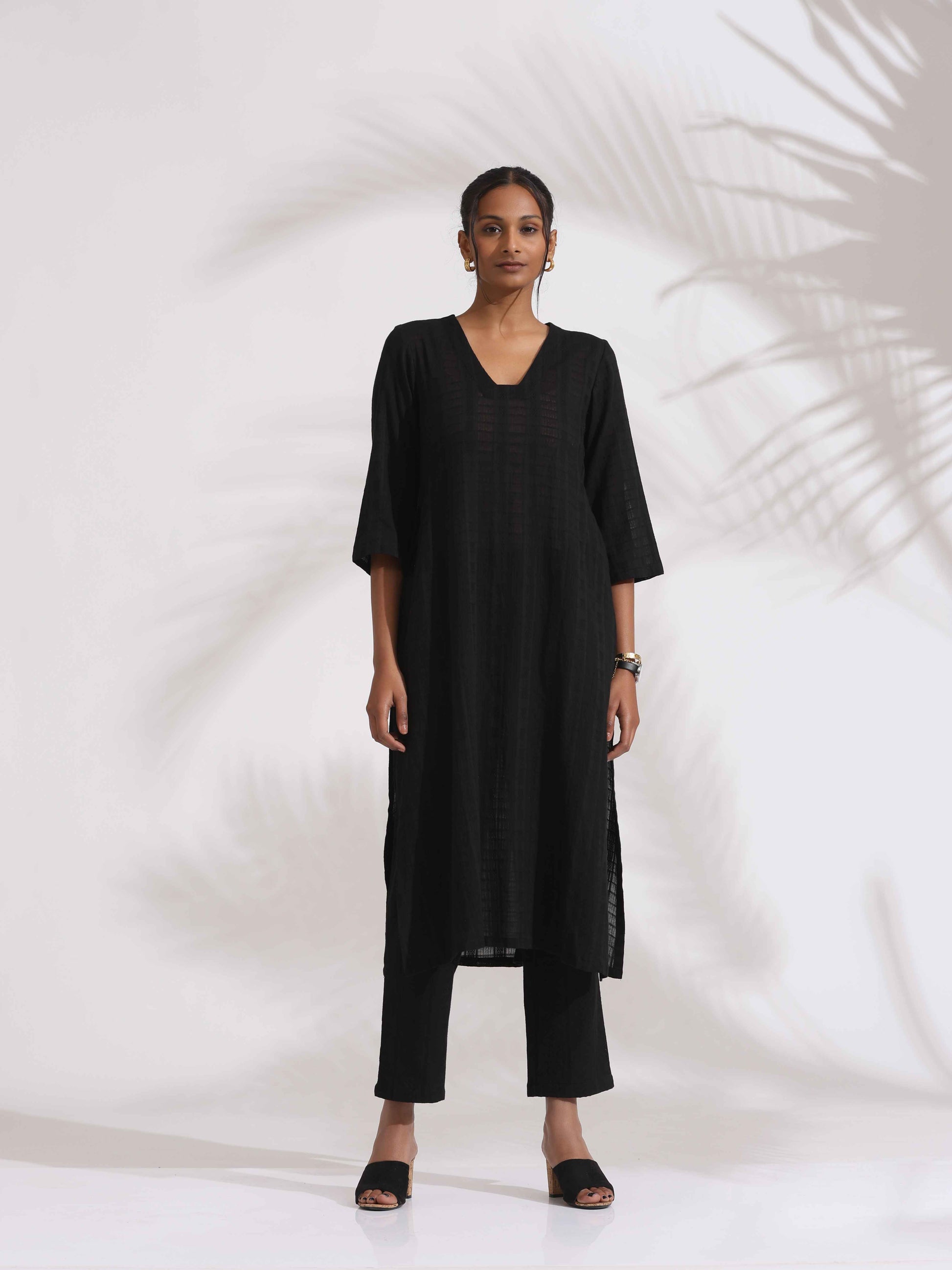 trueBrowns Black Cotton High Slit Kurta Set | Swadesiicart