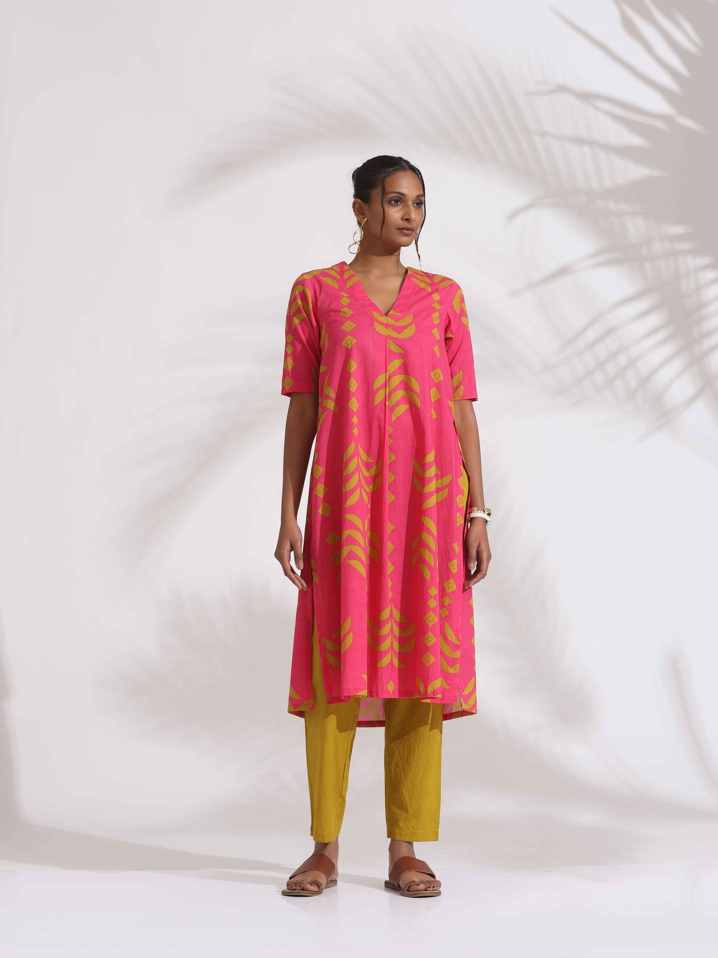 trueBrowns Pink Cotton Print A-line Kurta Set | Swadesiicart