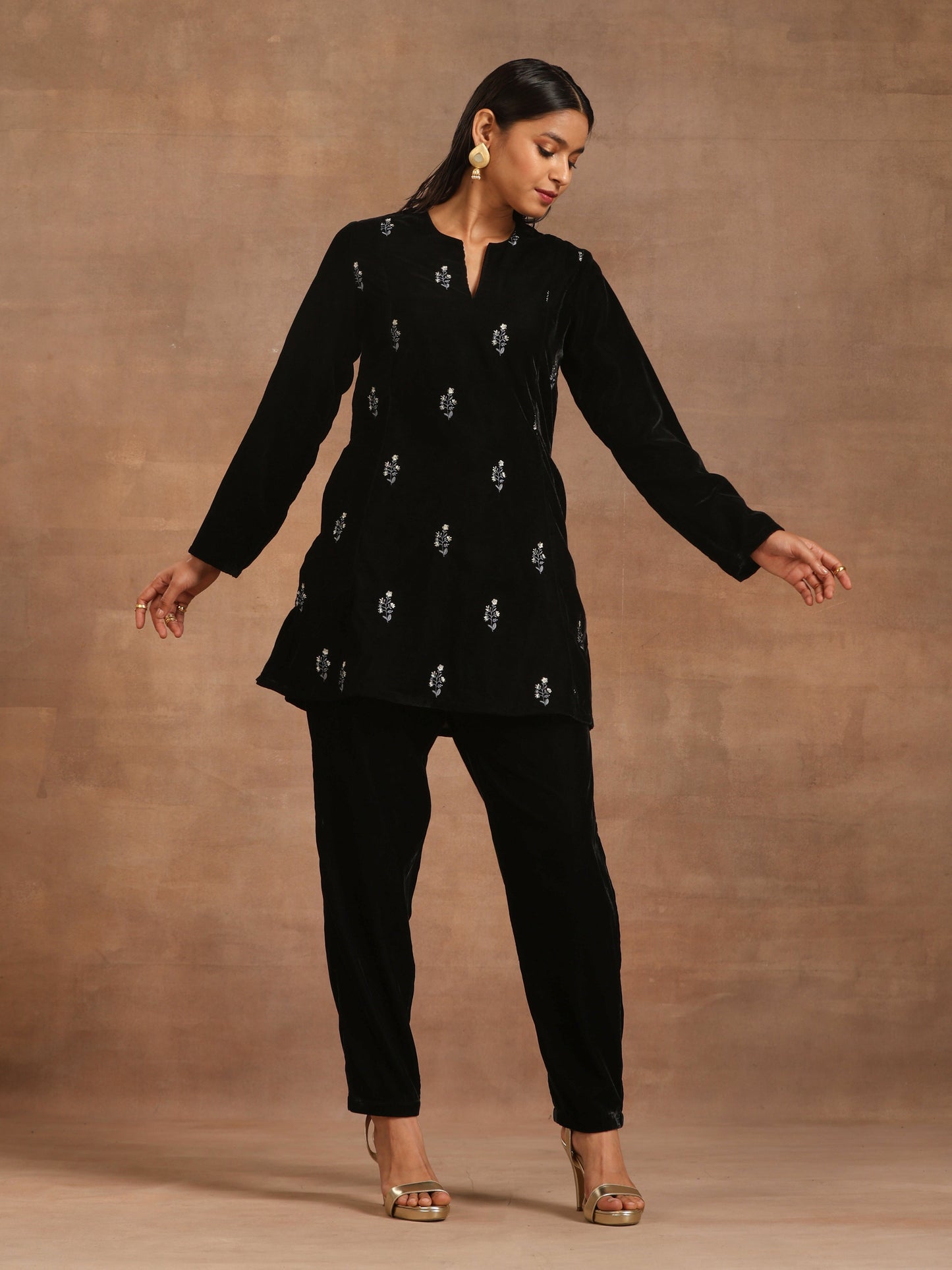 trueBrowns Black Velvet Embroidered Relaxed Co-ord Set - Swadesiicart