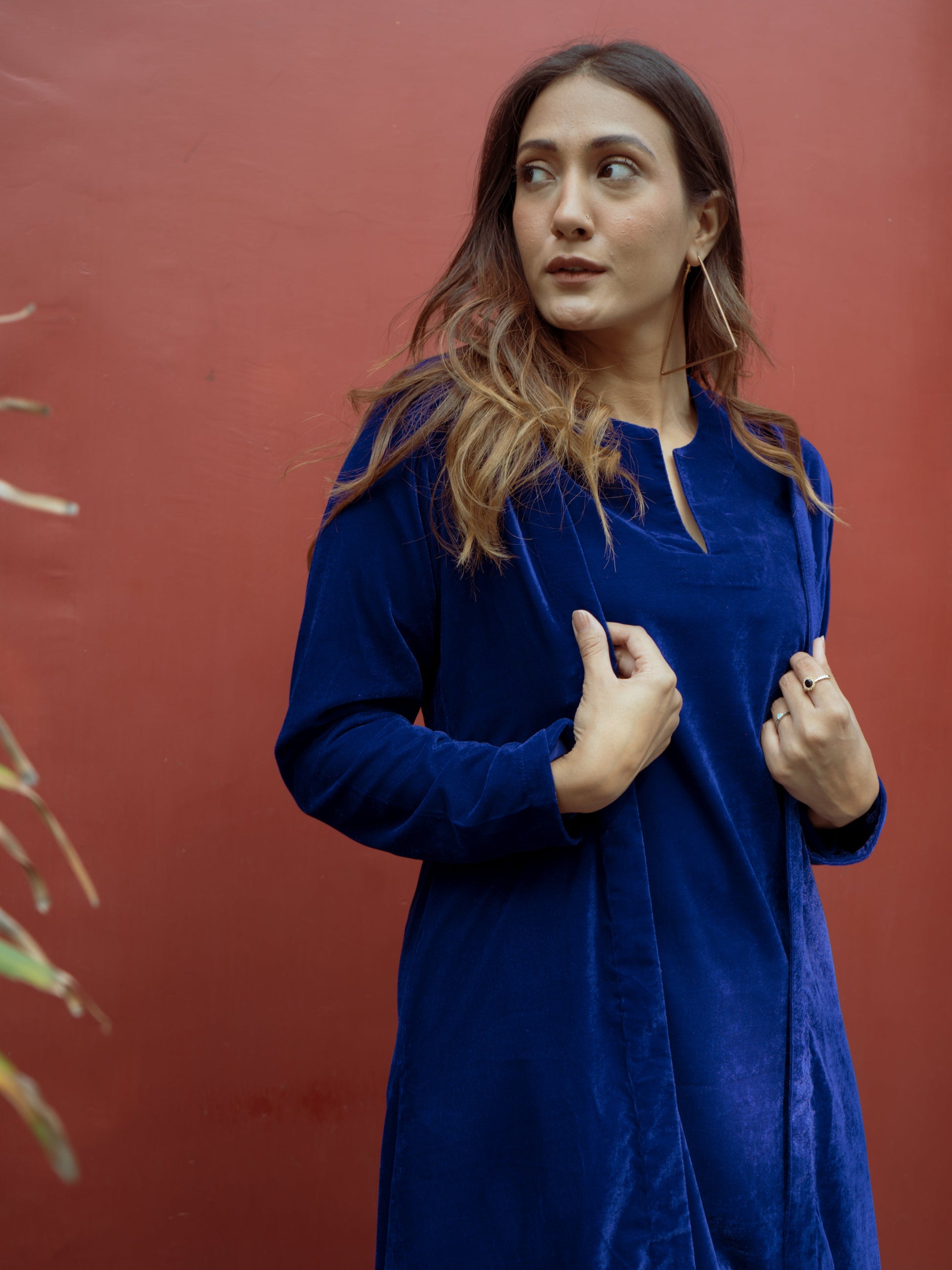 trueBrowns Blue Solid Velvet Overlay Jacket | Swadesiicart