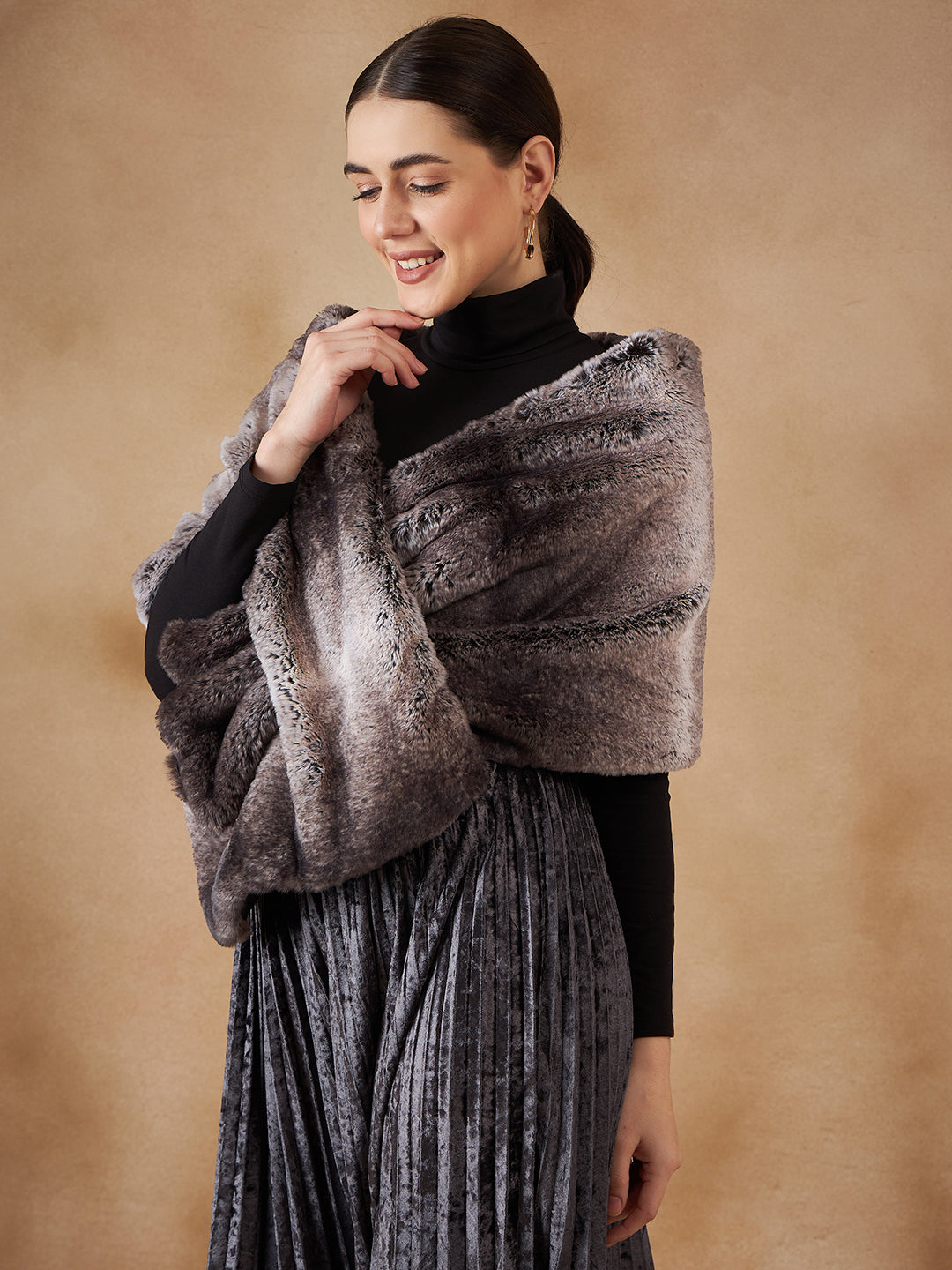 InWeave Women's Dark Grey Duble Shade Long Faux Fur Cape - Swadesiicart