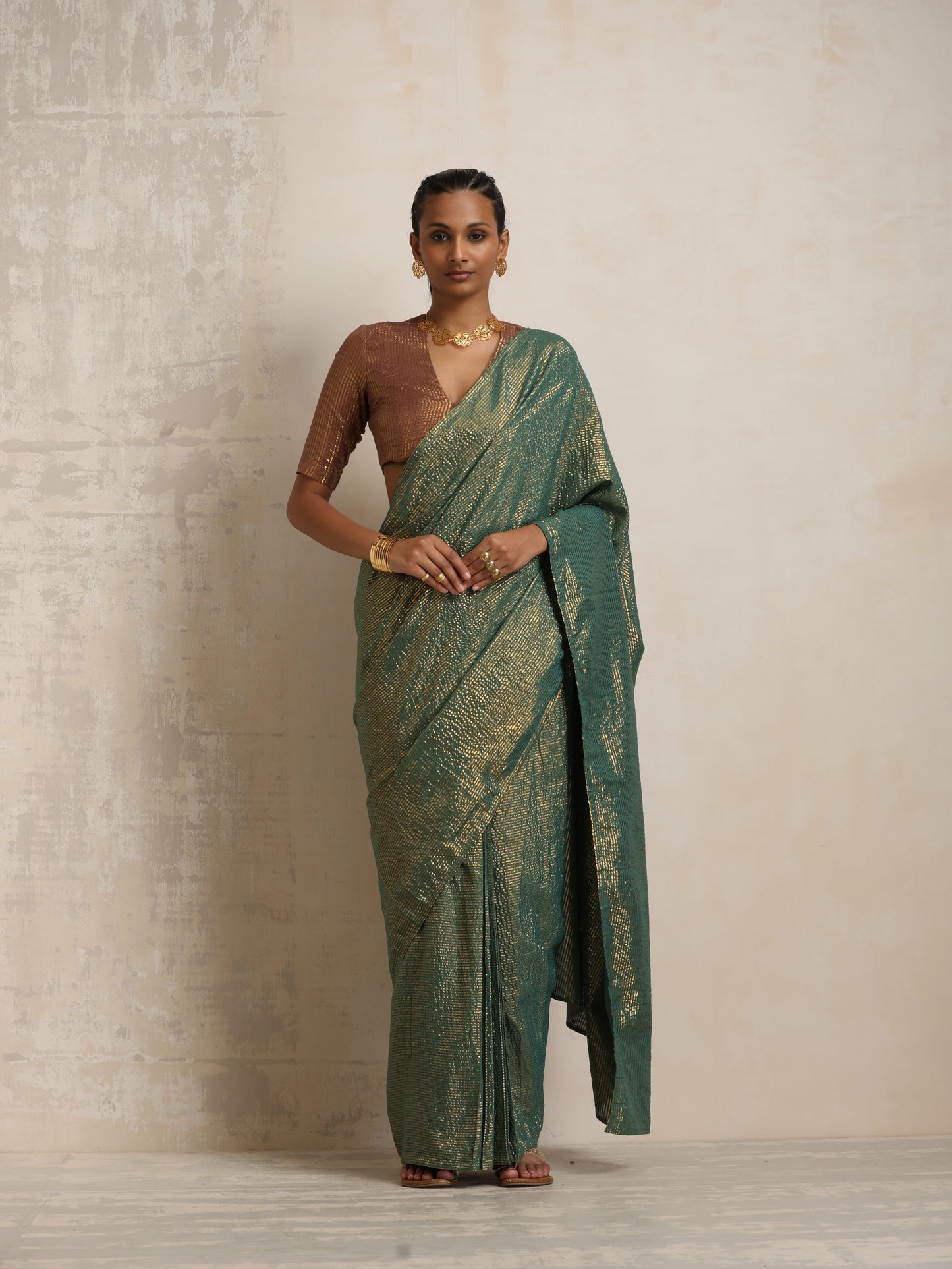 trueBrowns Dark Green Gold Metallic Ready To Wear Saree | Swadesiicart