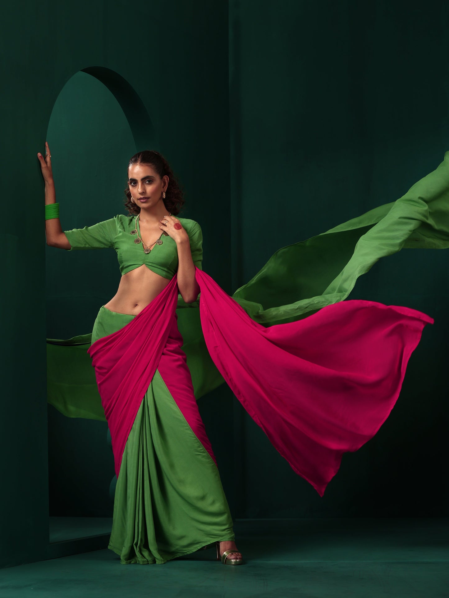 trueBrowns Green Pink Muslin Silk Ready to Wear Saree | Swadesiicart
