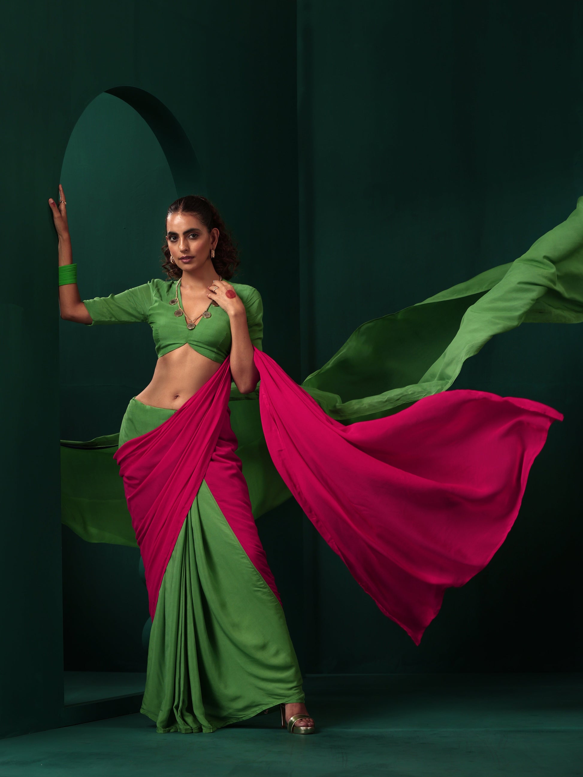 trueBrowns Green Pink Muslin Silk Ready to Wear Saree | Swadesiicart