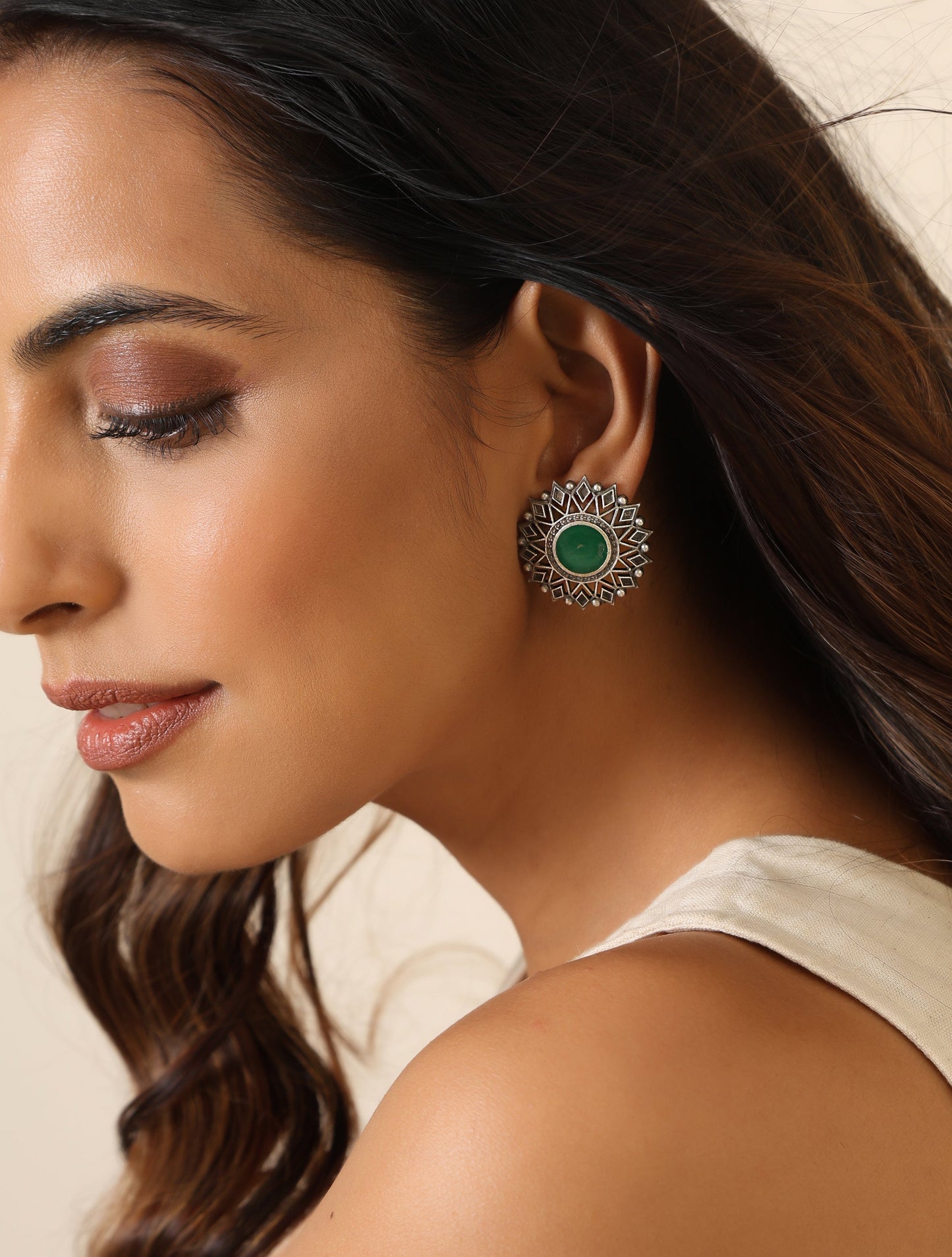 trueBrowns Silver Green Stud Earrings | Swadesiicart