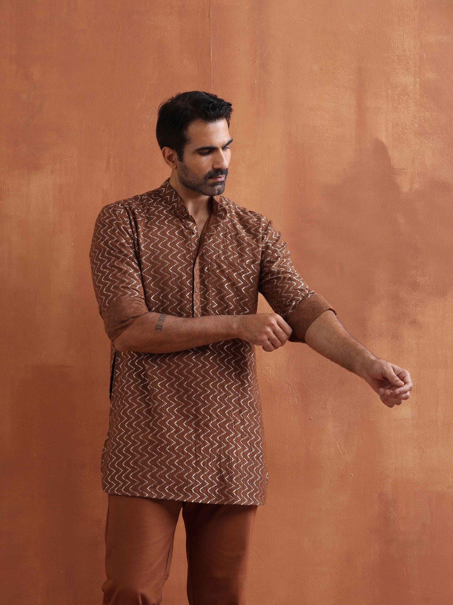 trueBrowns Men's Brown Cotton Dobby Short Kurta | Swadesiicart