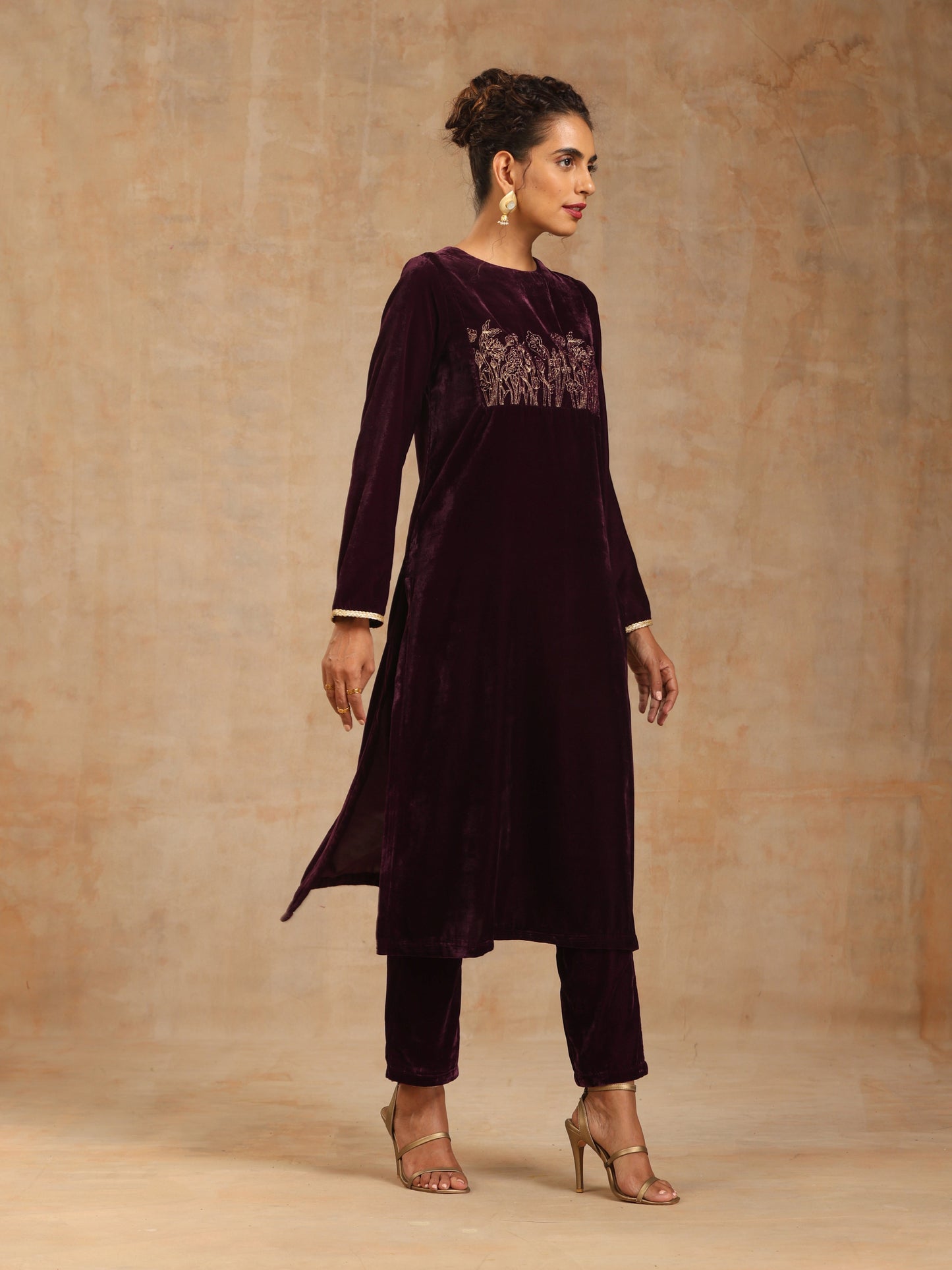 trueBrowns Wine Velvet Yoke Embroidered Kurta | Swadesiicart