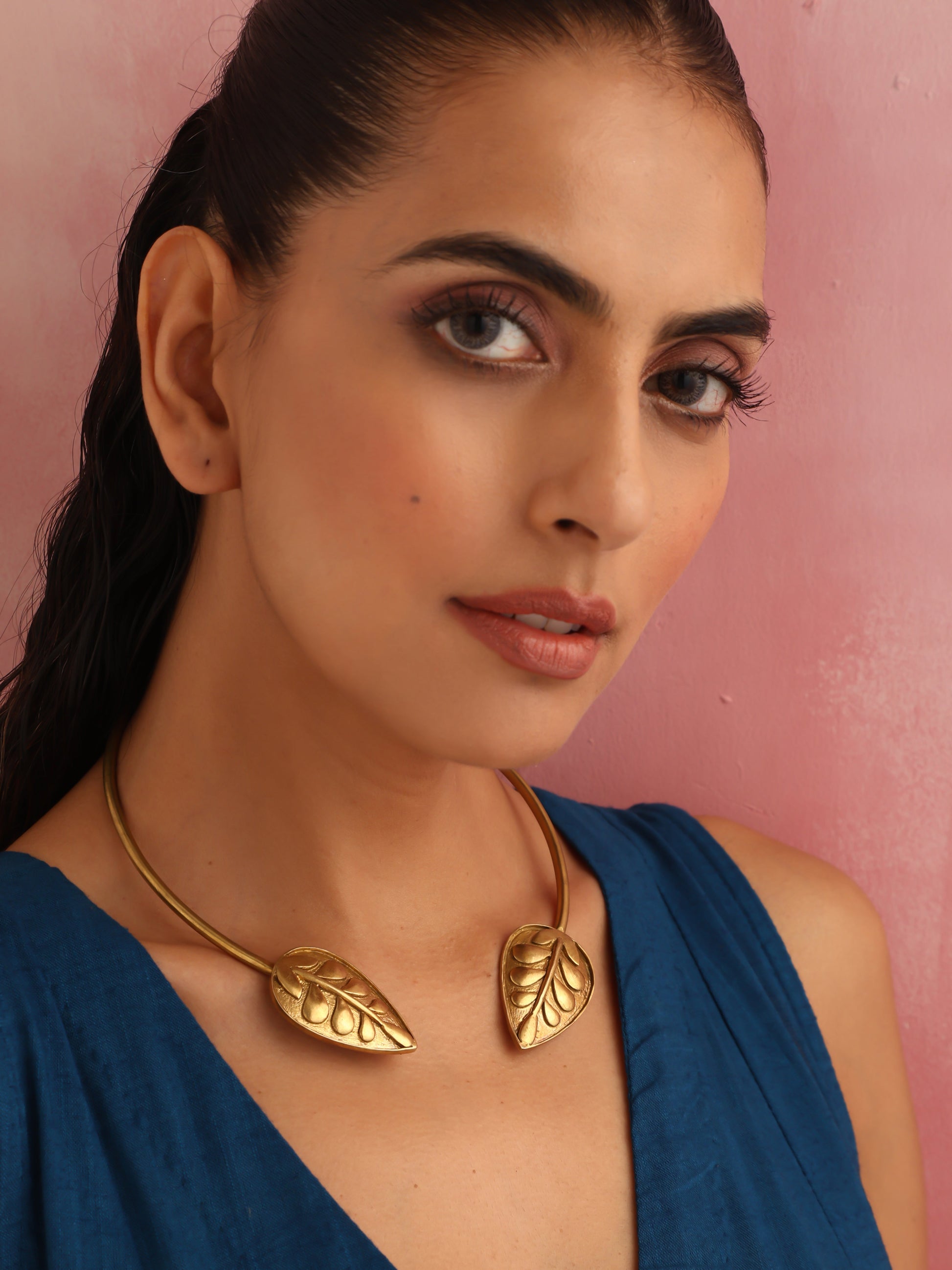 trueBrowns Brass Leaf Contemporary choker | Swadesiicart