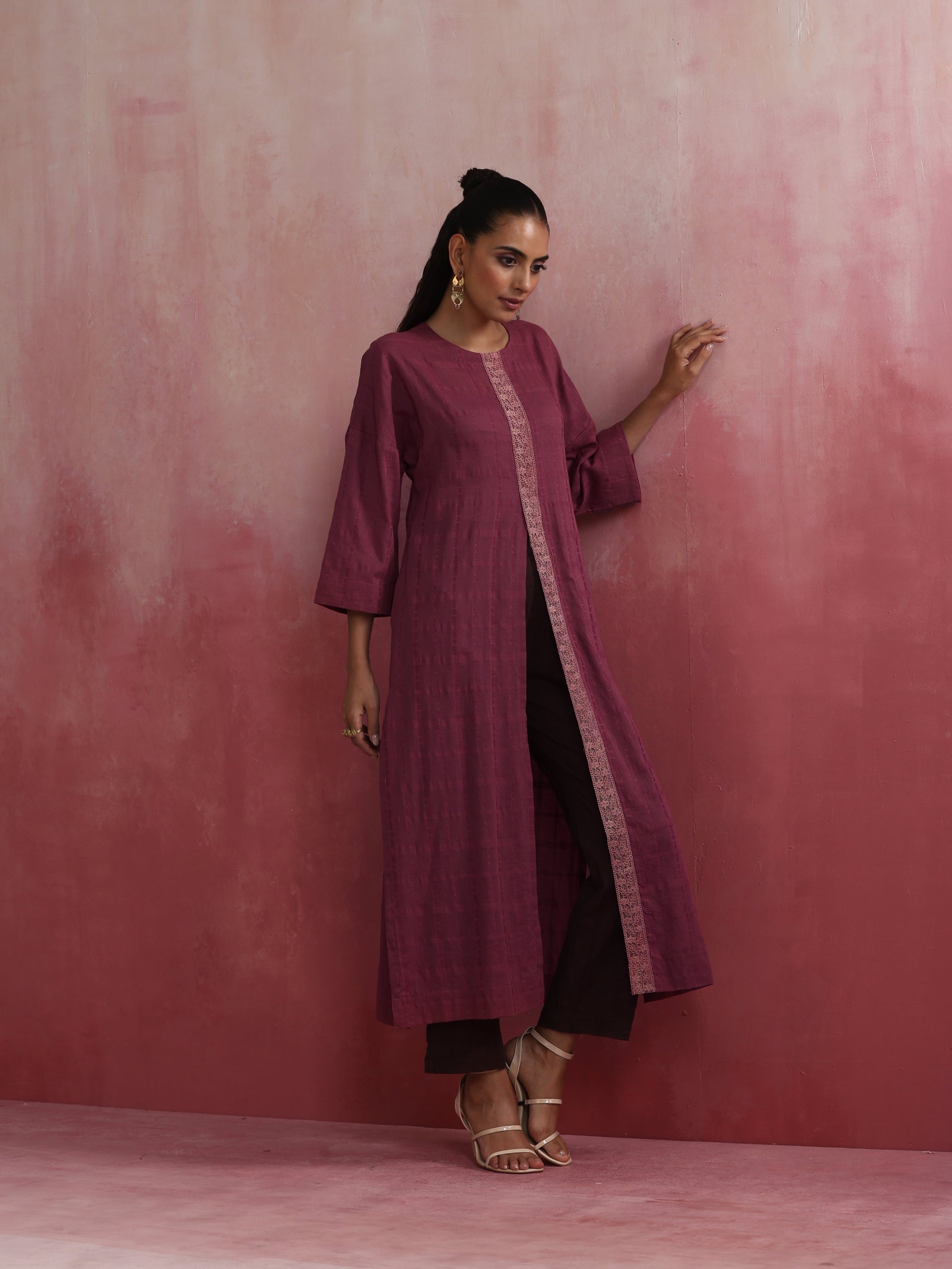 trueBrowns Mauve Cotton Dobby Front Slit Kurta Set | Swadesiicart