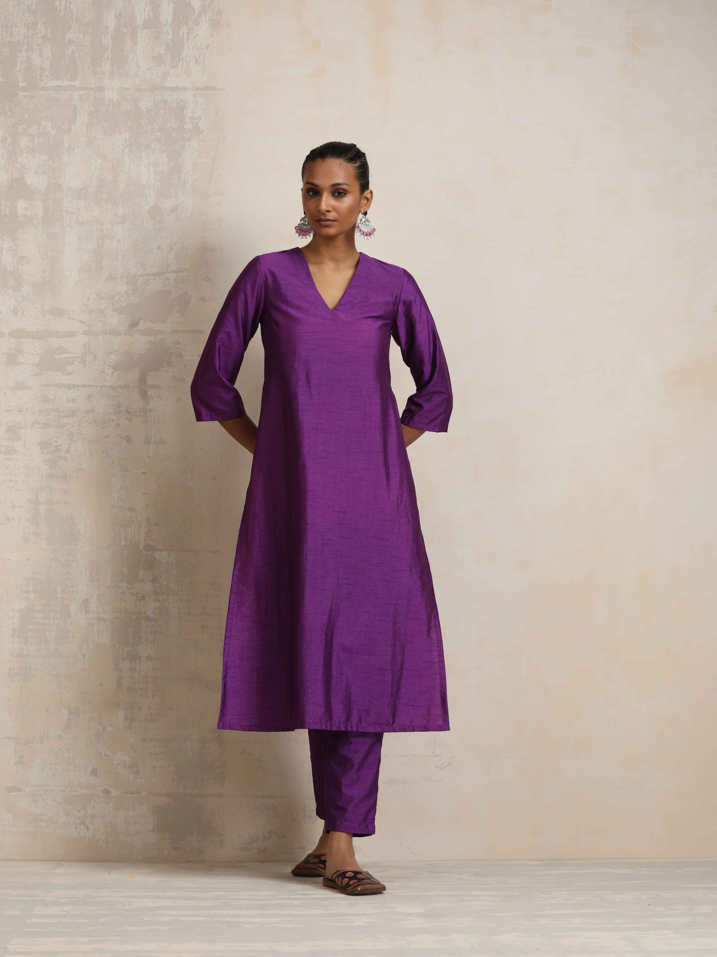 trueBrowns Purple Silk High Slit Kurta Set | Swadesiicart