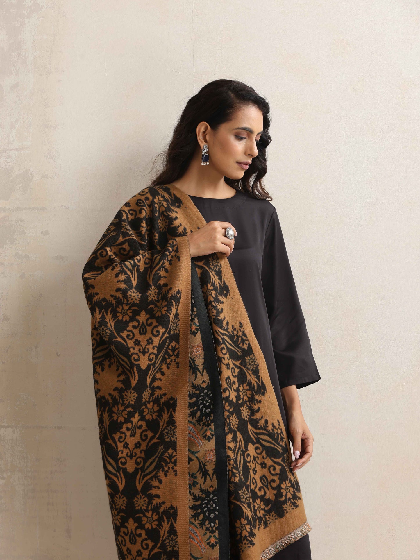 trueBrowns Brown Floral Reversible Woollen Stole | Swadesiicart