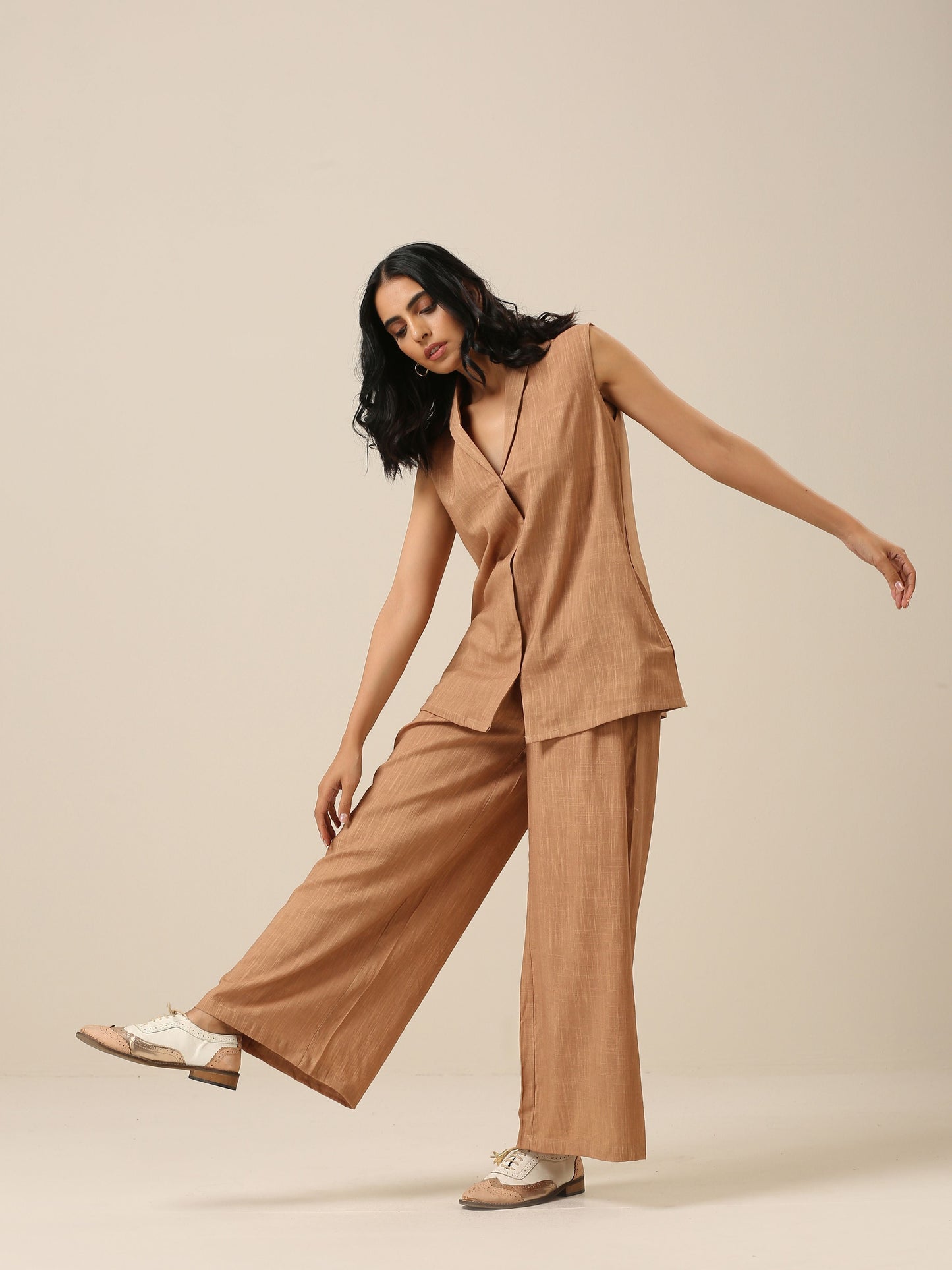 trueBrowns Beige Slub Texture Sleevesless Jacket Pant Set | Swadesiicart