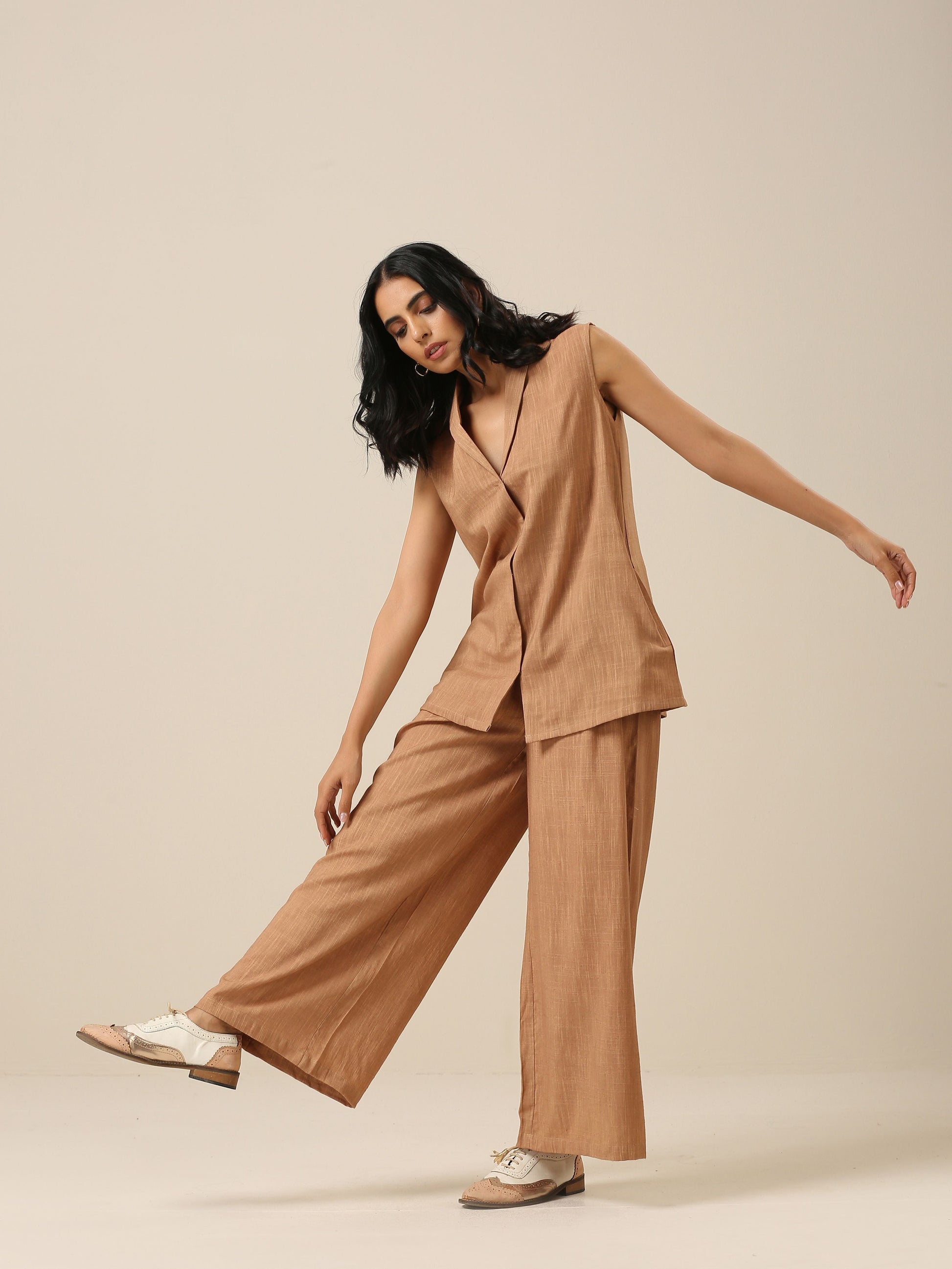 trueBrowns Beige Slub Texture Sleevesless Jacket Pant Set | Swadesiicart
