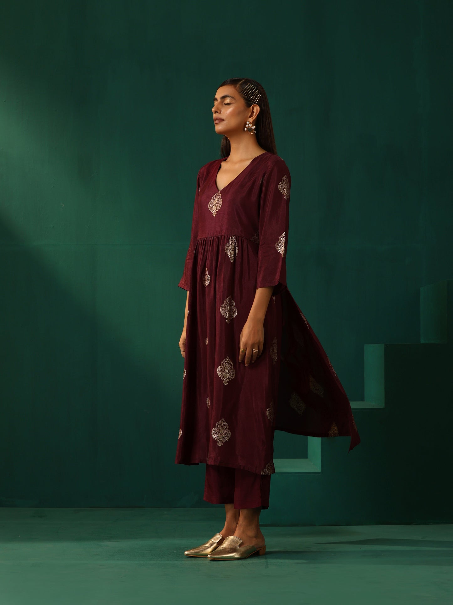 trueBrowns Wine Geometric Viscose Silk High Slit Kurta Pant Set | Swadesiicart