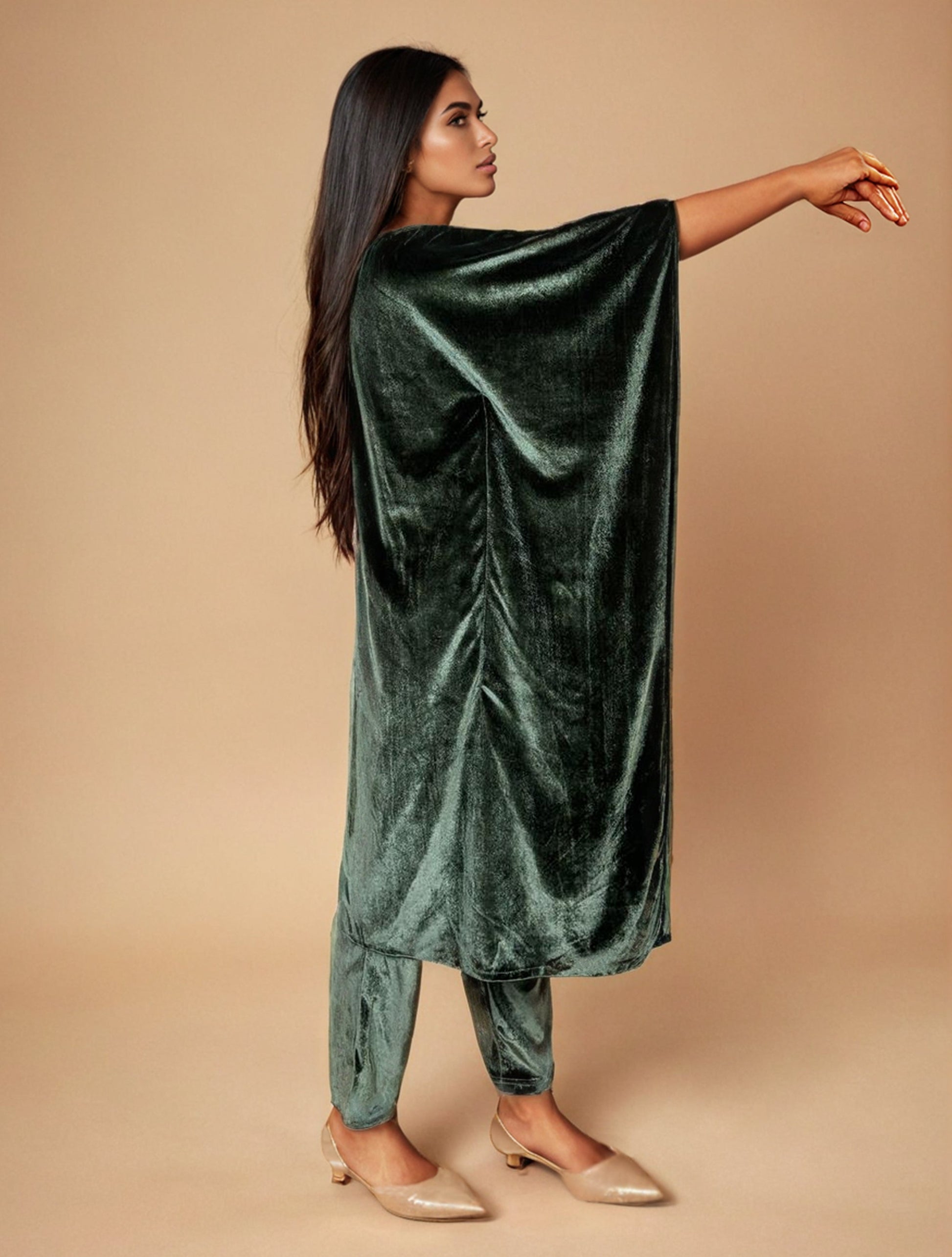 trueBrowns Olive Green Velvet Embroidered Kaftan Kurta Set | Swadesiicart