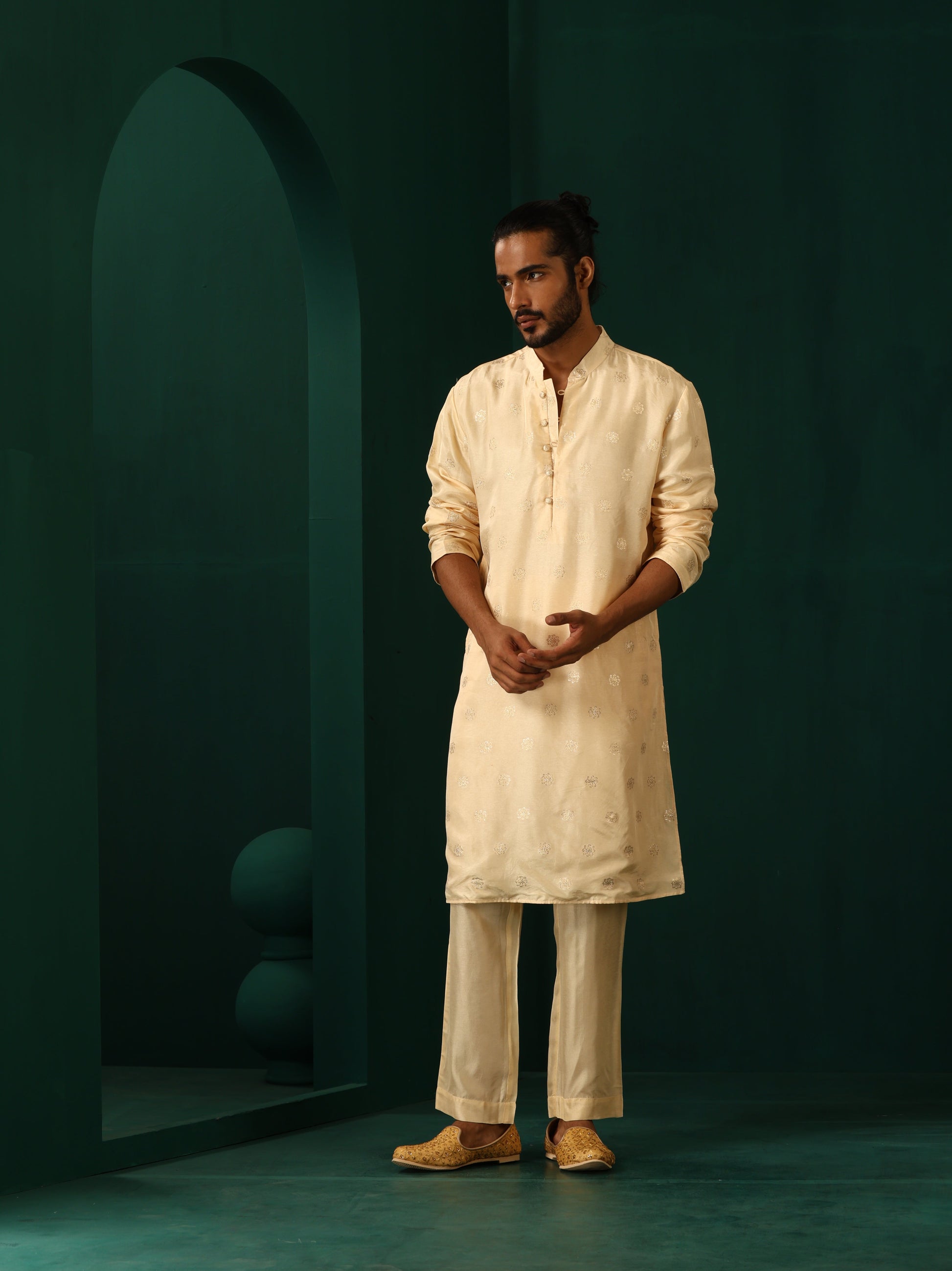 trueBrowns Men's Ivory Geometric Floral Viscose Silk Long Kurta | Swadesiicart