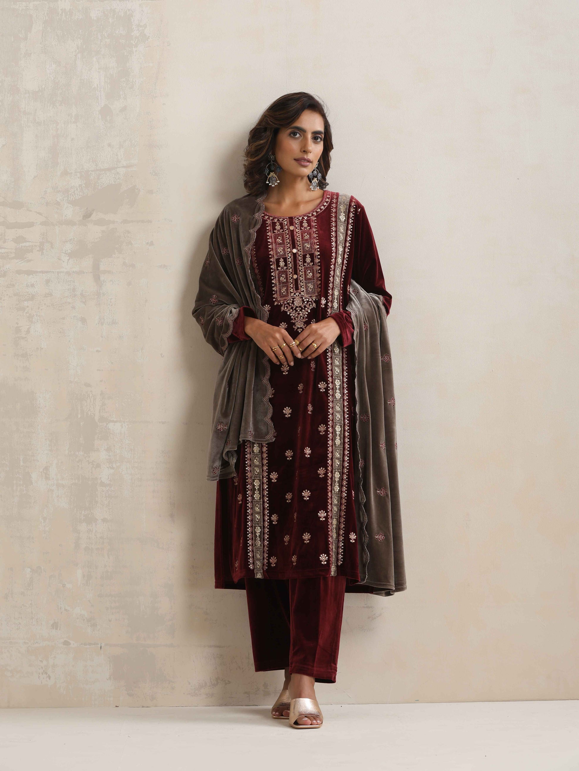 trueBrowns Maroon Velvet Embroidered Kurta Pant Dupatta Set | Swadesiicart